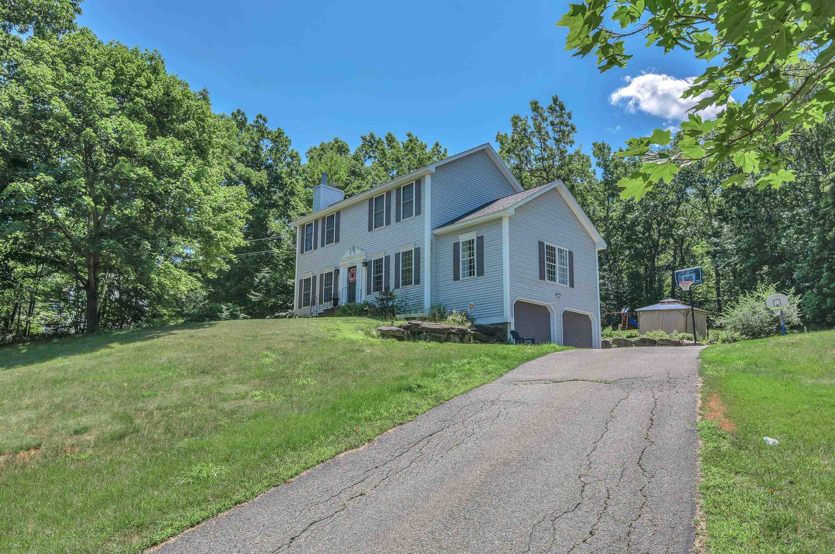 48 Overledge Dr, Derry, NH 03038