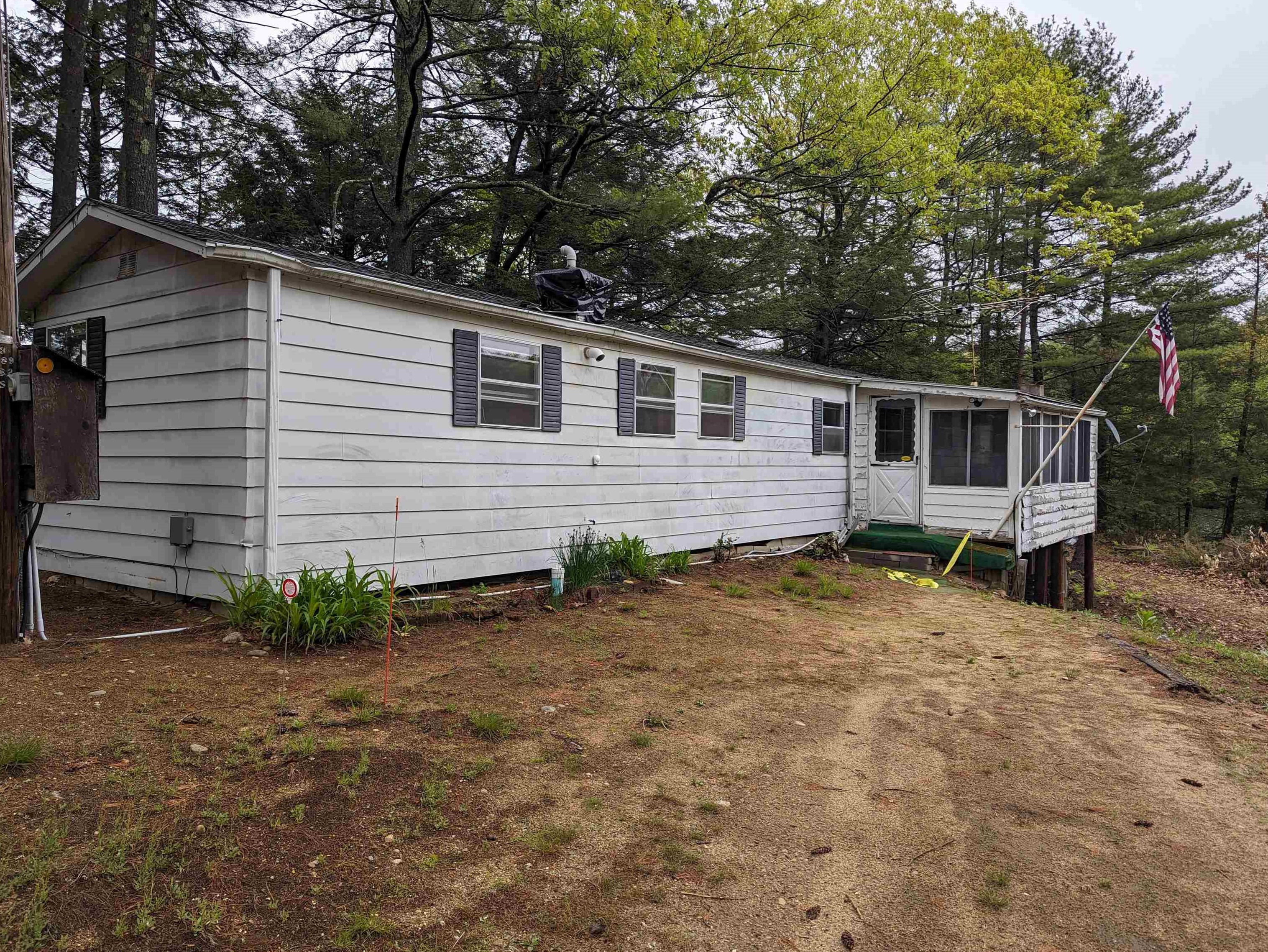 11 Jack St, Northwood, NH 03261-4011