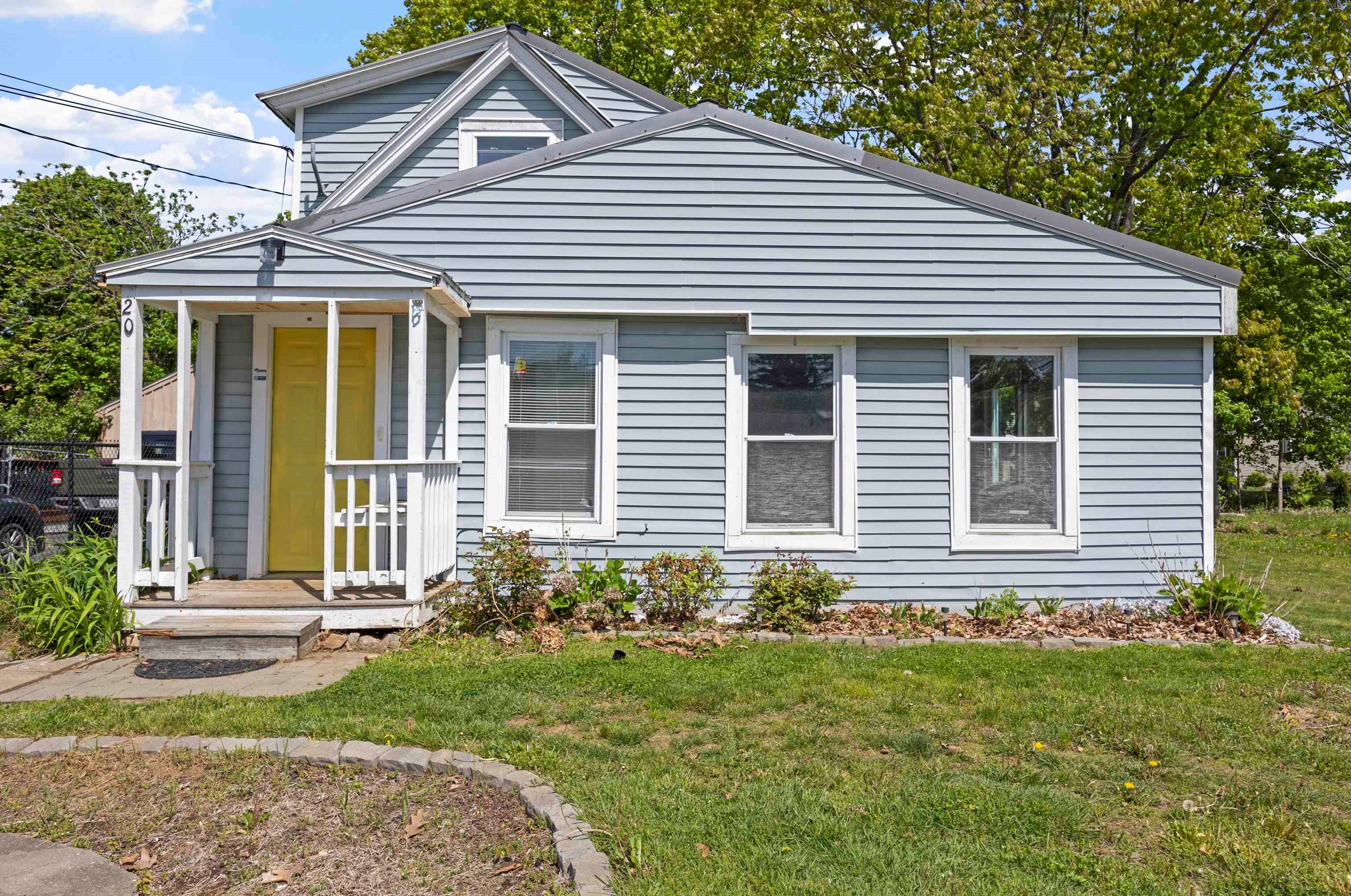 20 Massachusetts Ave, Laconia, NH 03246-2022