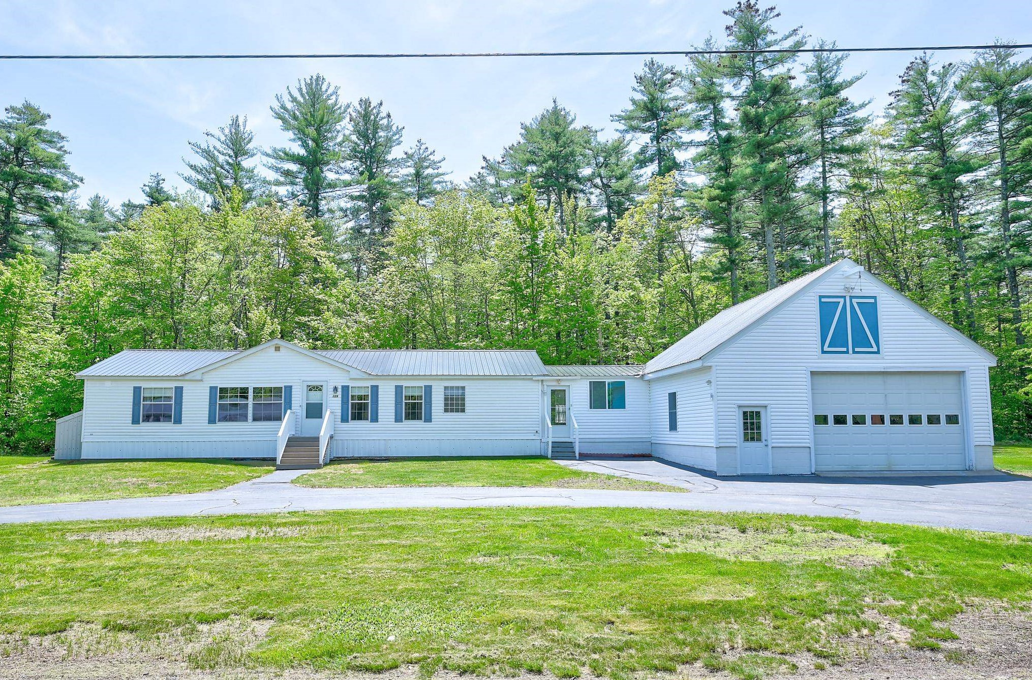 129 Sidetrack Rd, Hales Location, NH 03860 exterior