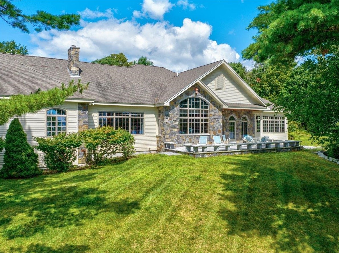 19 Loch Ln, Laconia, NH 03249-6692
