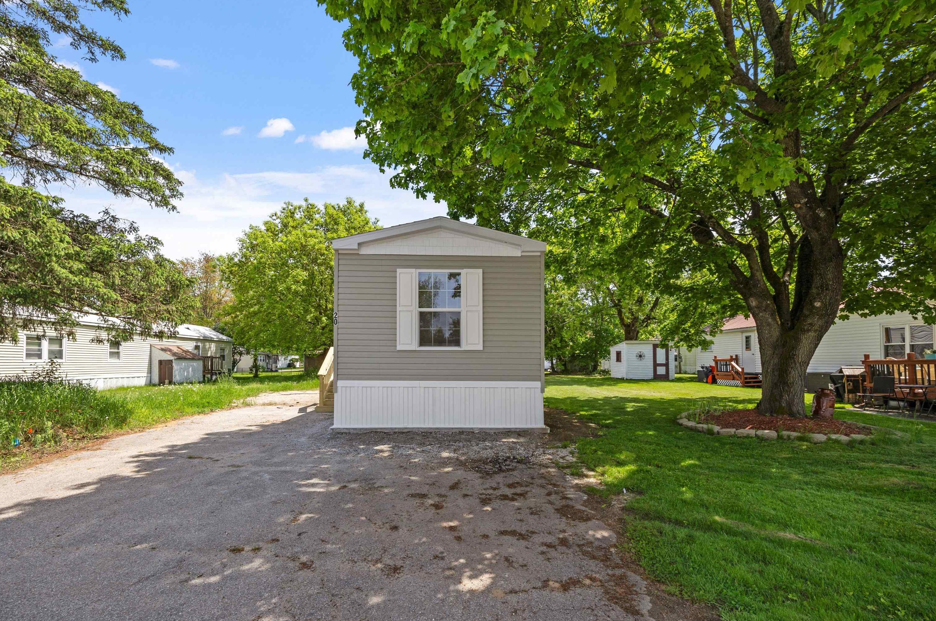 20 Hazel Dr, Concord, NH 03301-3431