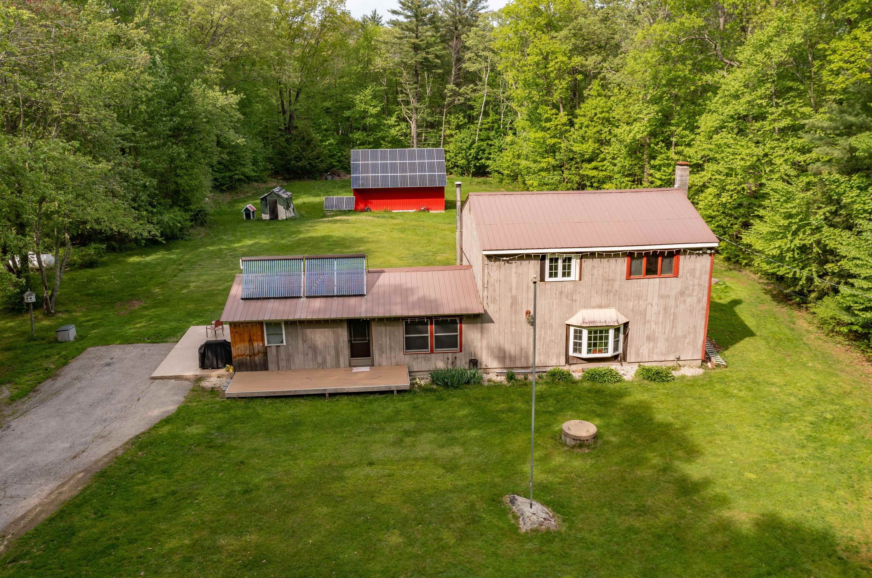 22 Hunting Rd, Auburn, NH 03032-3142