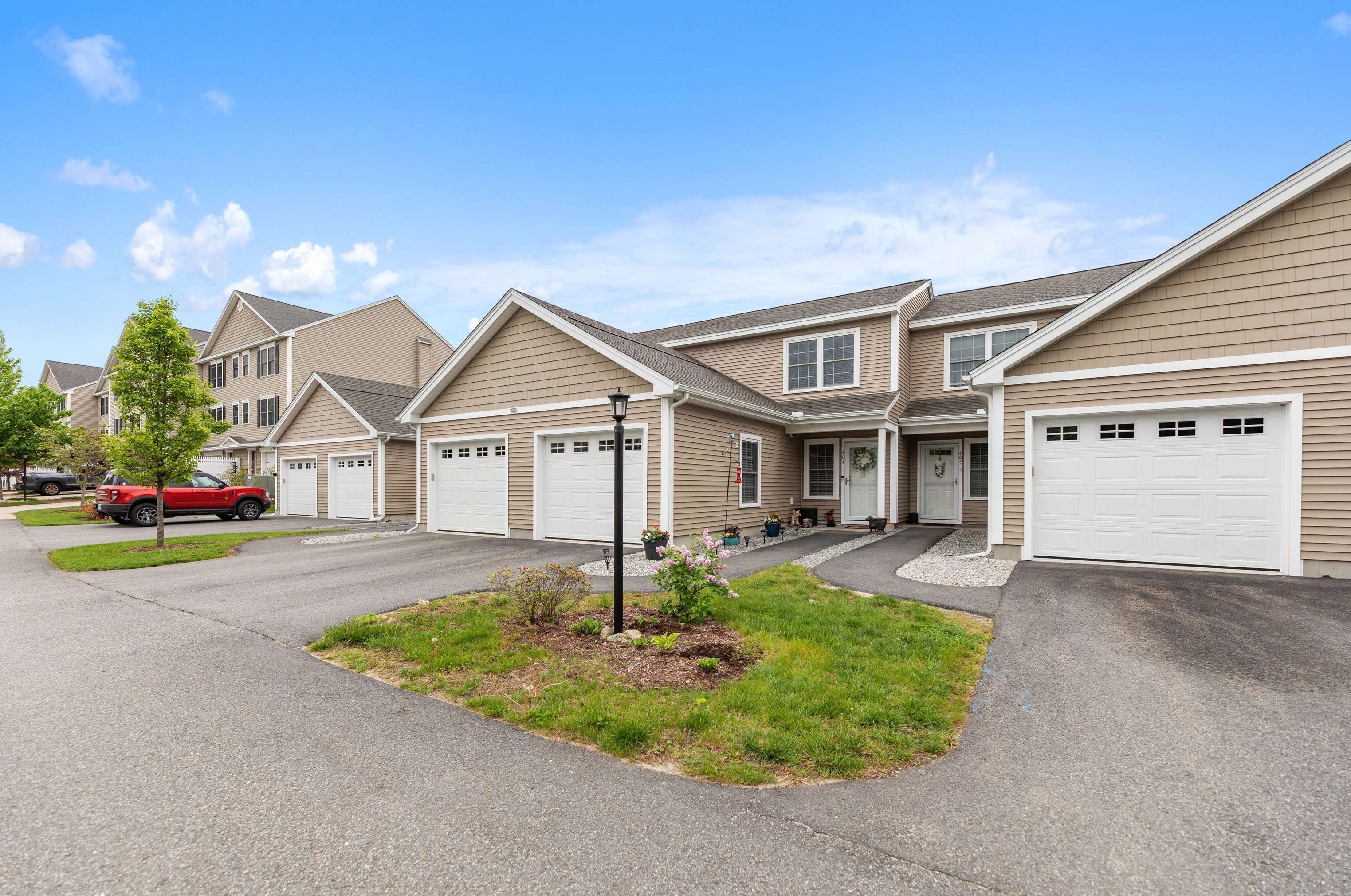 405 Southfield Ln, Peterborough, NH 03458 exterior