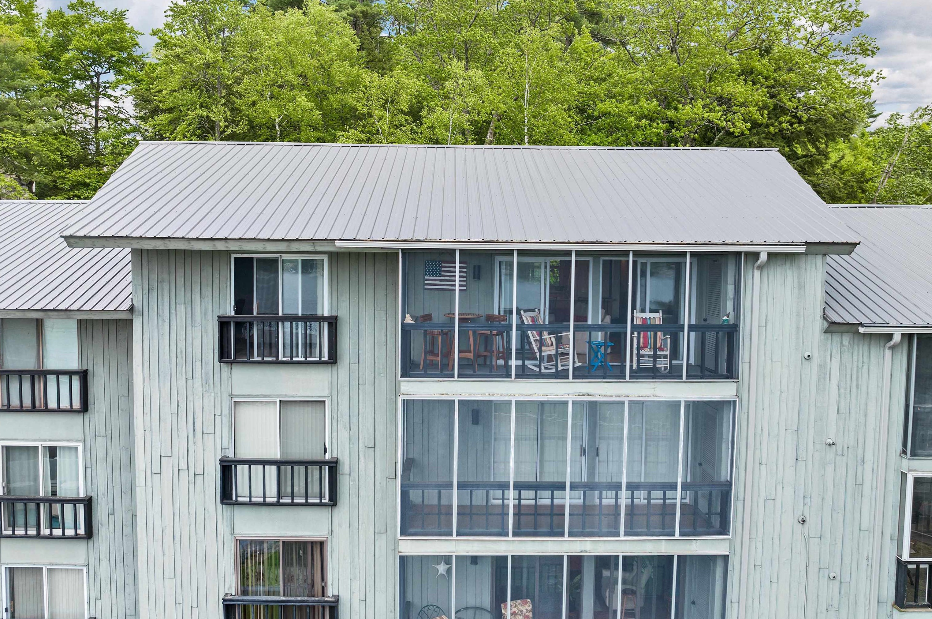 883 Weirs Blvd, Laconia, NH 03246 exterior