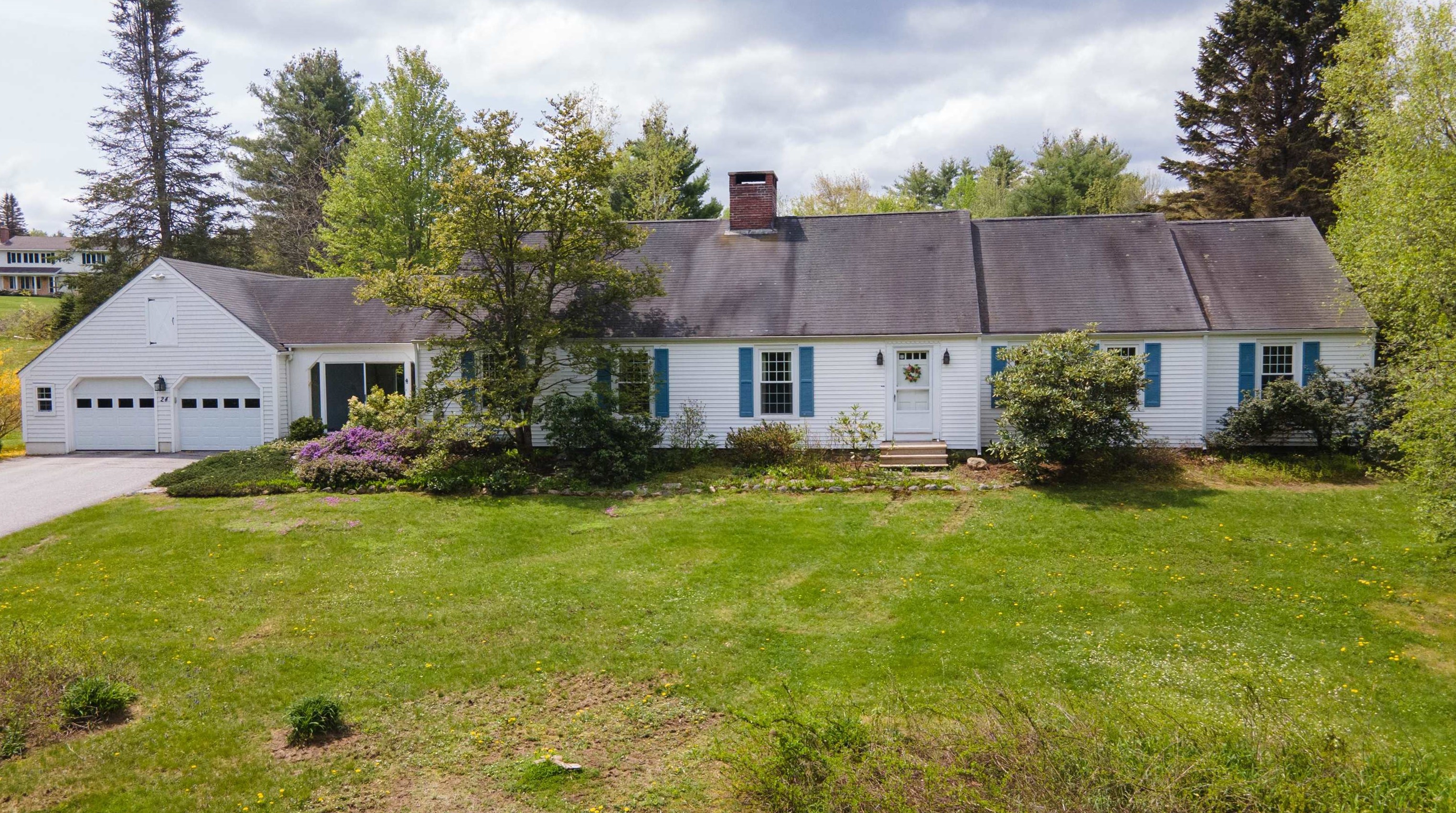 24 Rowell Hill Rd, New London, NH 03257 exterior