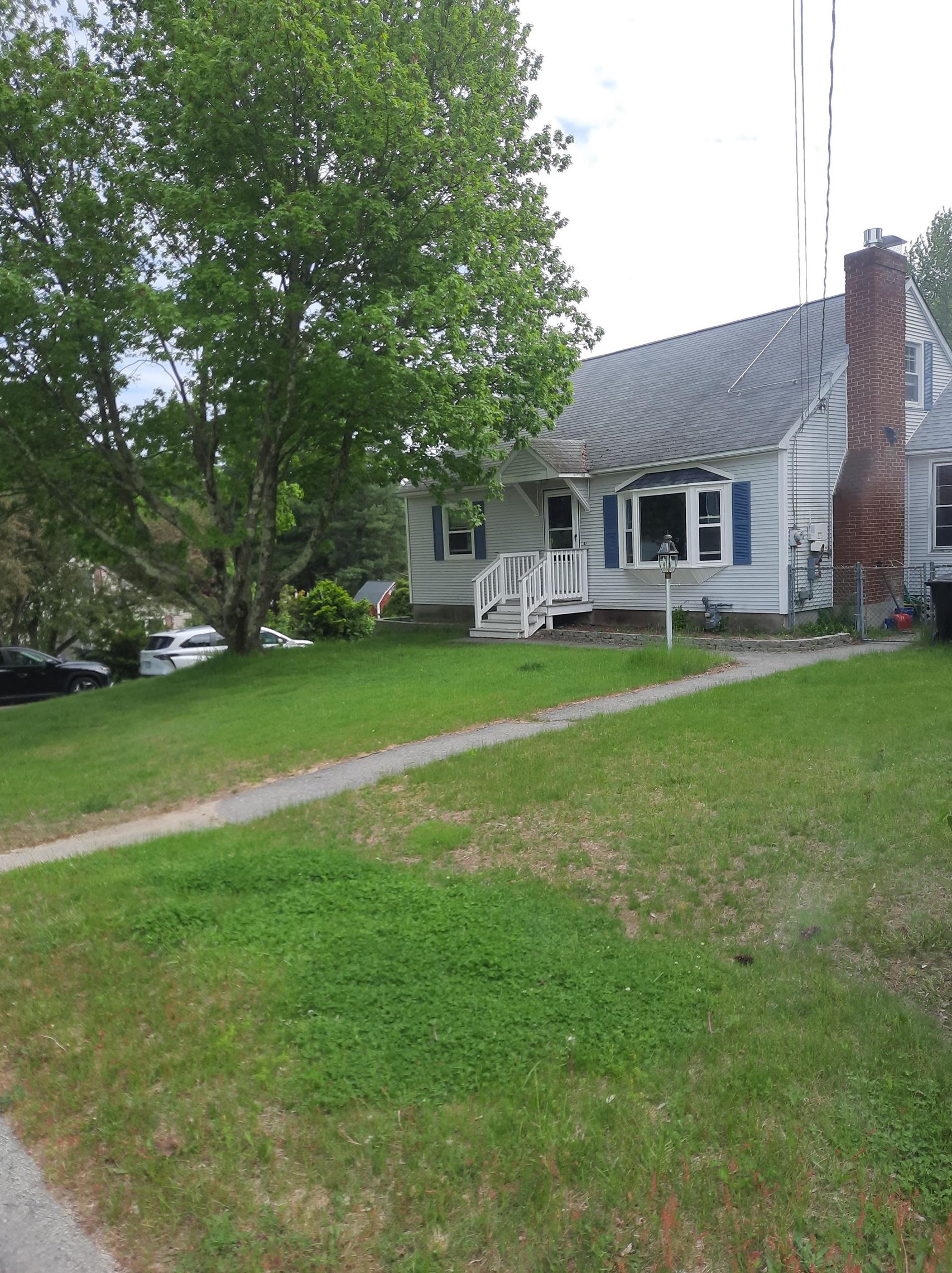 5 Lorraine St, Hudson NH  03051-4848 exterior
