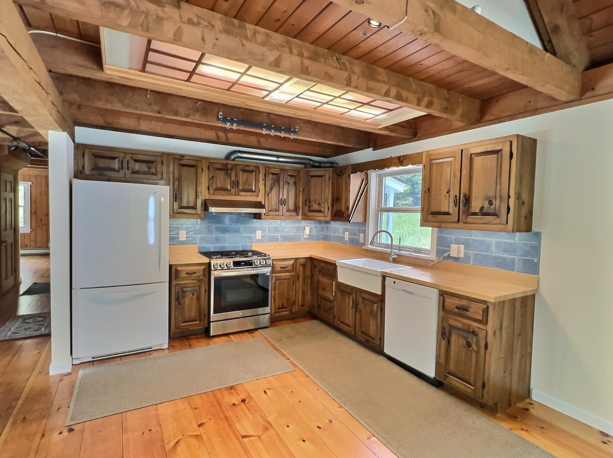 626 Chalk Pond Rd, Newbury, NH 03255