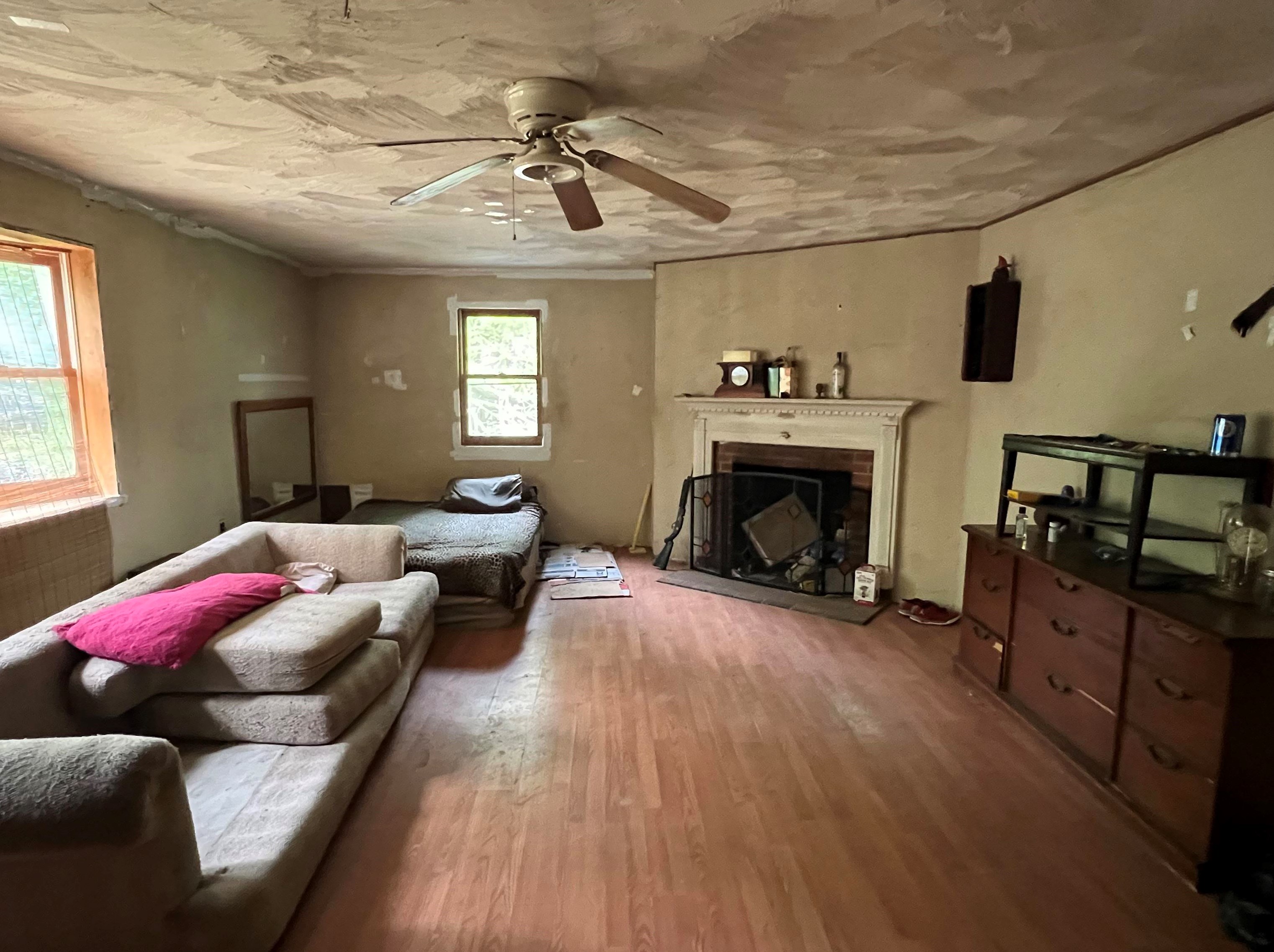 90 Knowles Pond Rd, Tilton, NH 03276-4508
