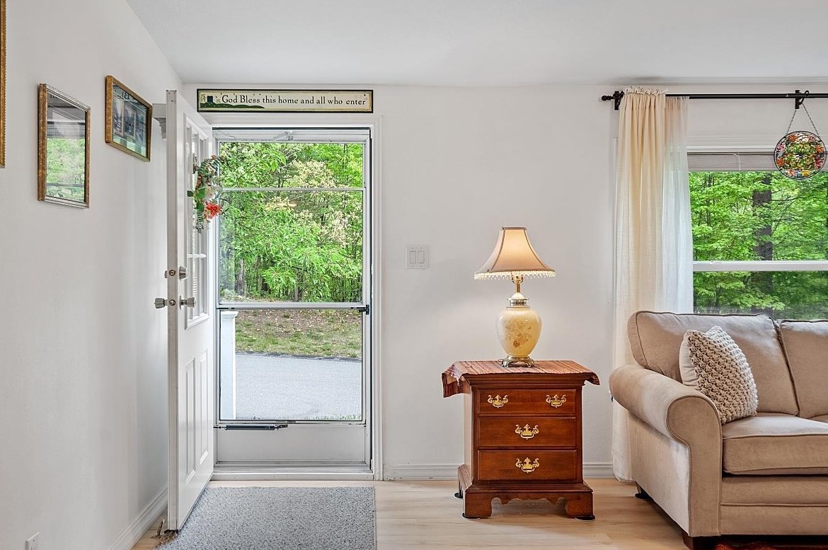 100 Ledgewood Way, Manchester NH  03104-5771 exterior