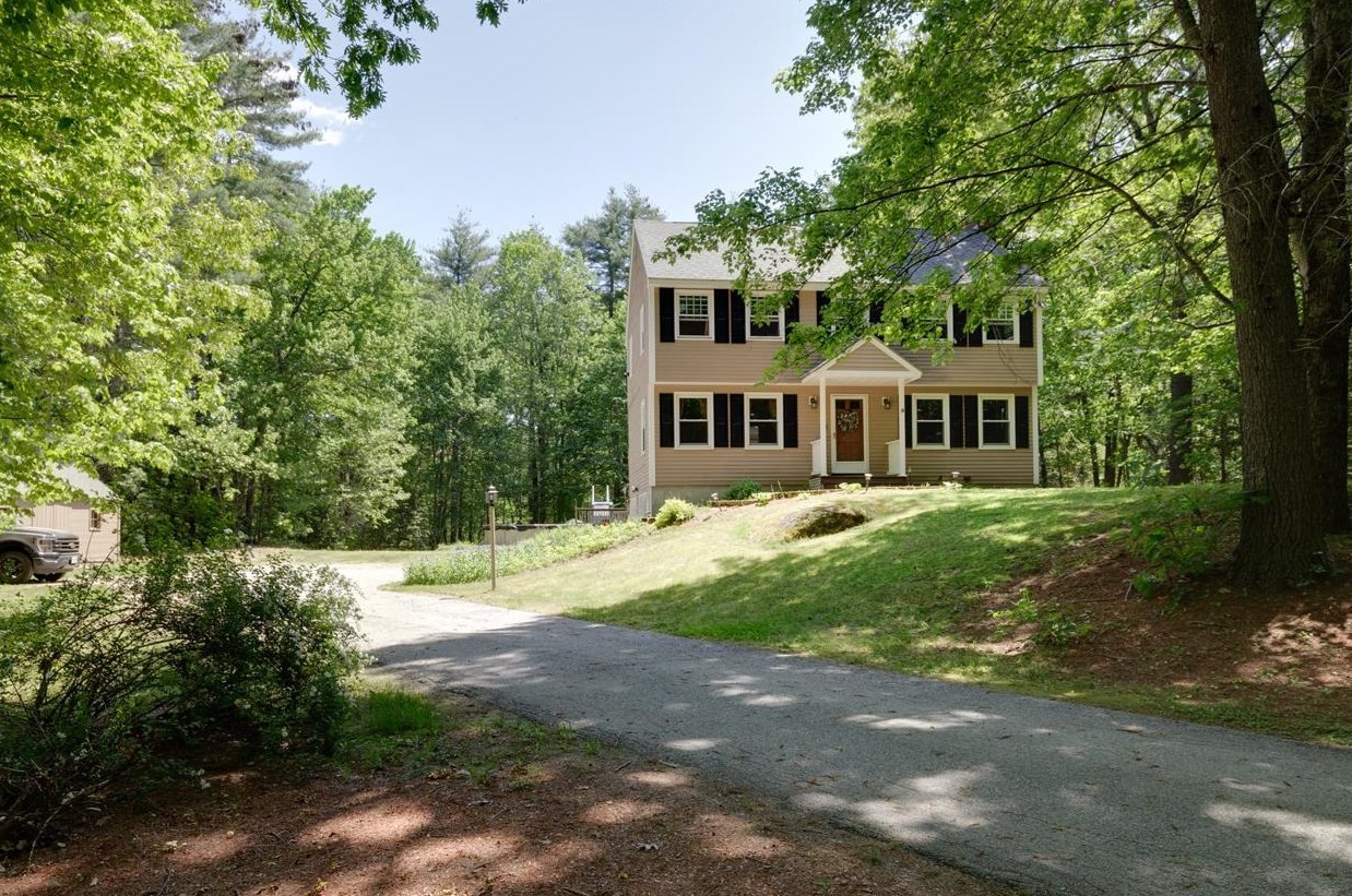 10 Wentworth Dr, Manchester, NH 03110-4718