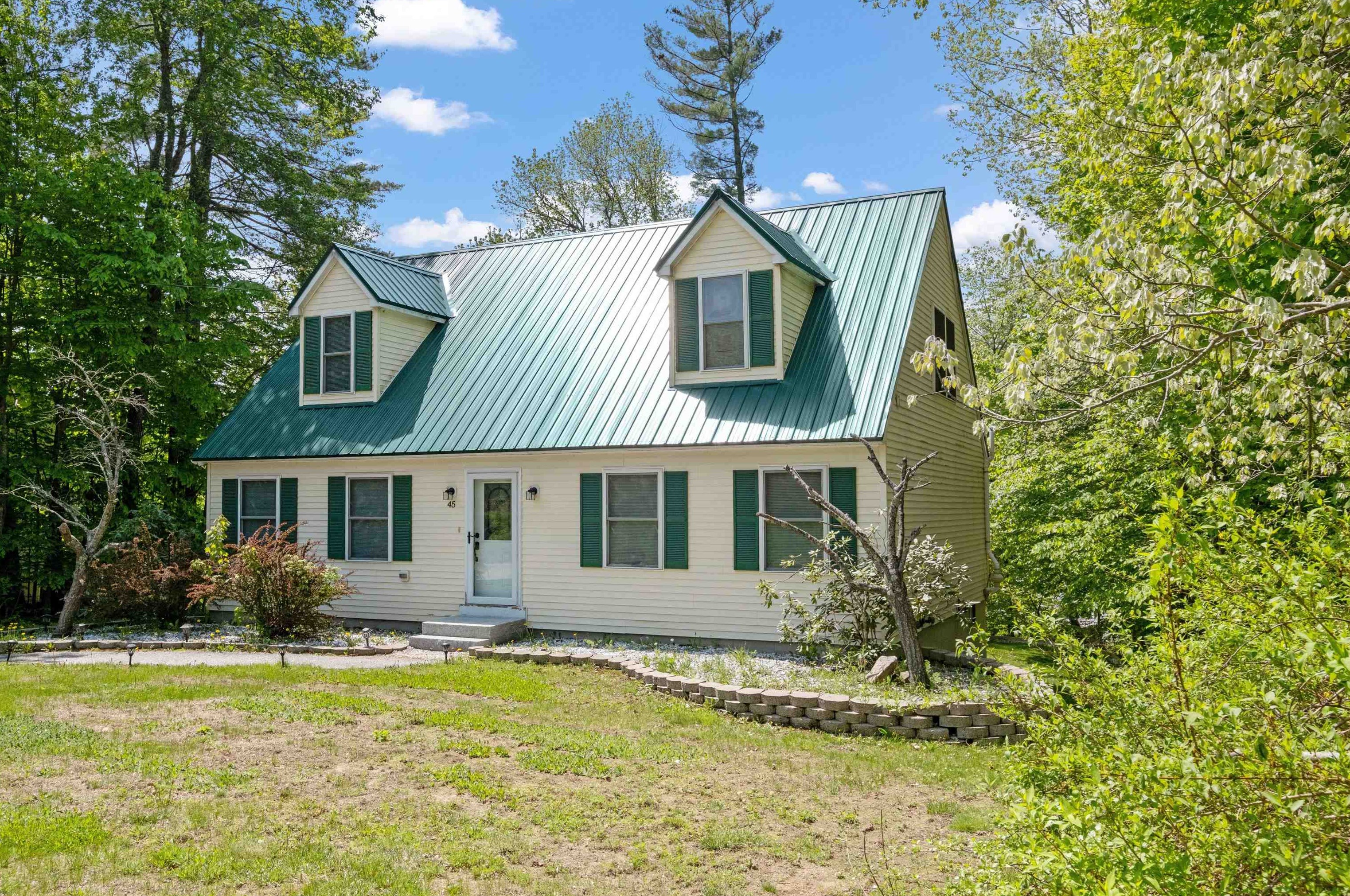 45 Danbury Rd, Center Barnstead, NH 03225-3018