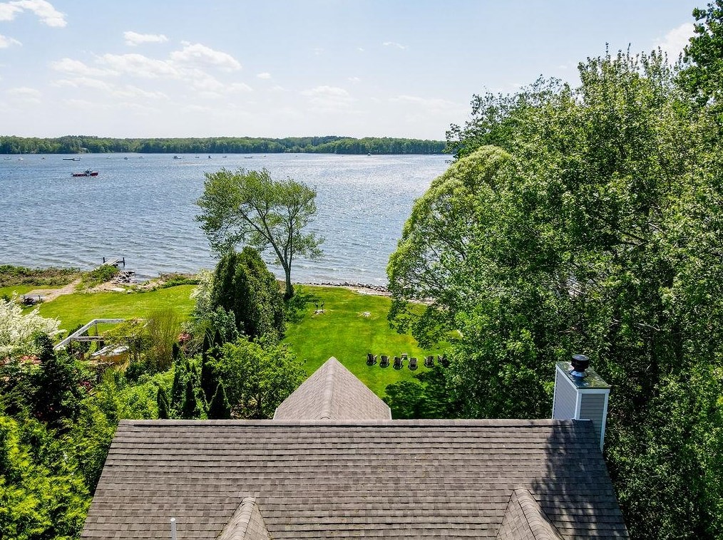 401 Dover Point Rd, Dover NH  03820-4627 exterior