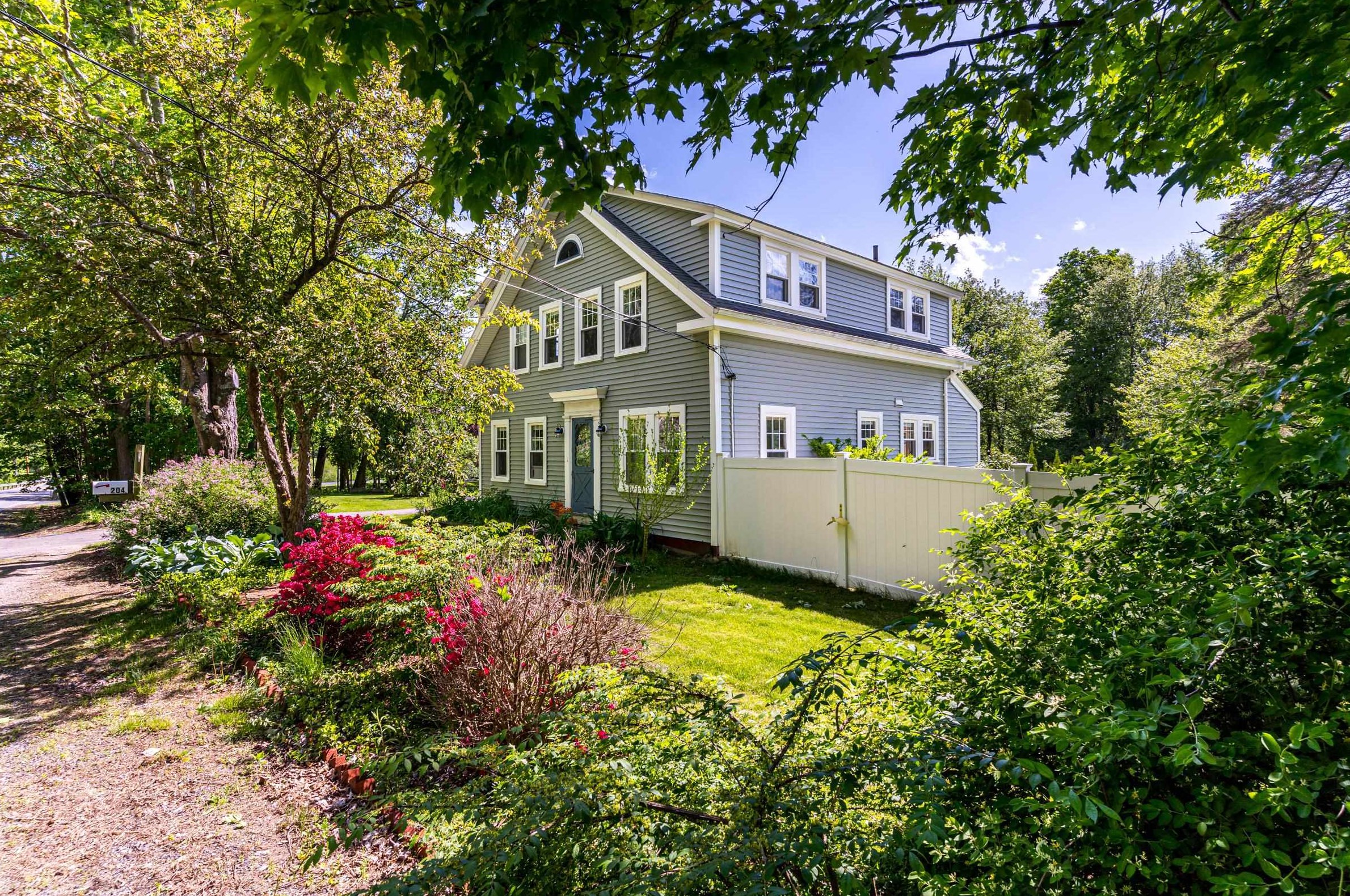 204 Rollins Rd, Portsmouth, NH 03869