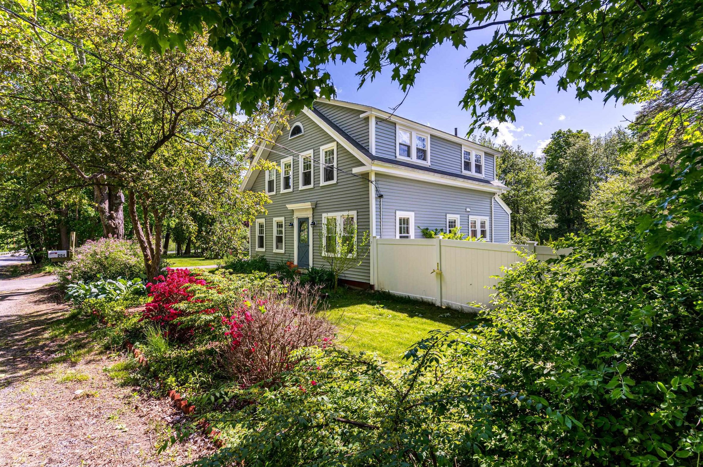 204 Rollins Rd, Portsmouth, NH 03869-5015