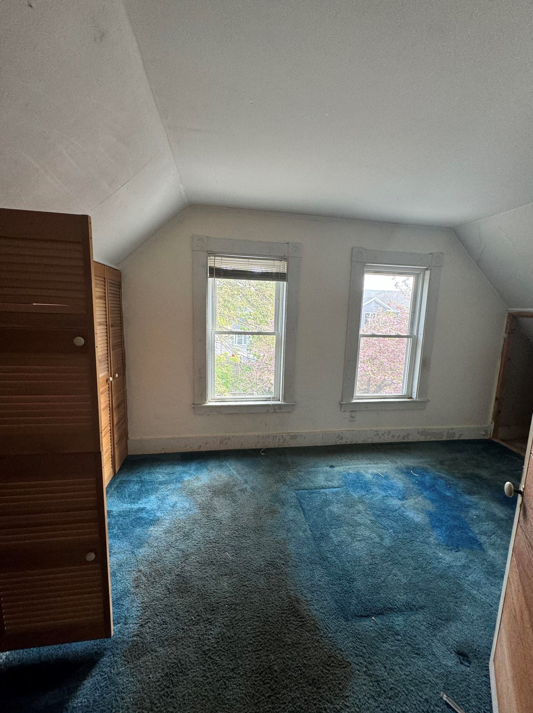 9 Monroe St, Dover NH 03820-4010 exterior