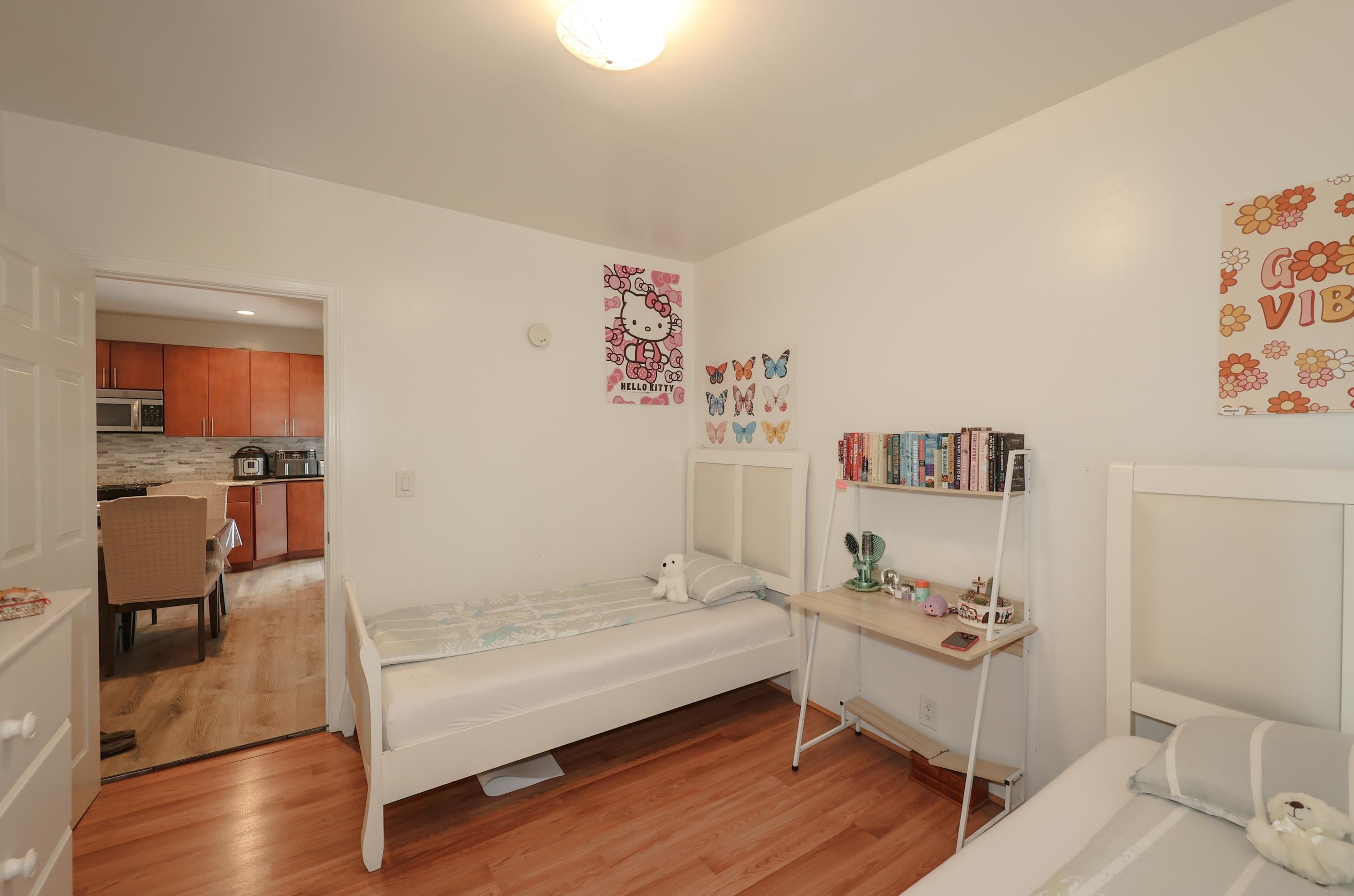 77 Hecker St, Manchester NH  03102-3975 exterior