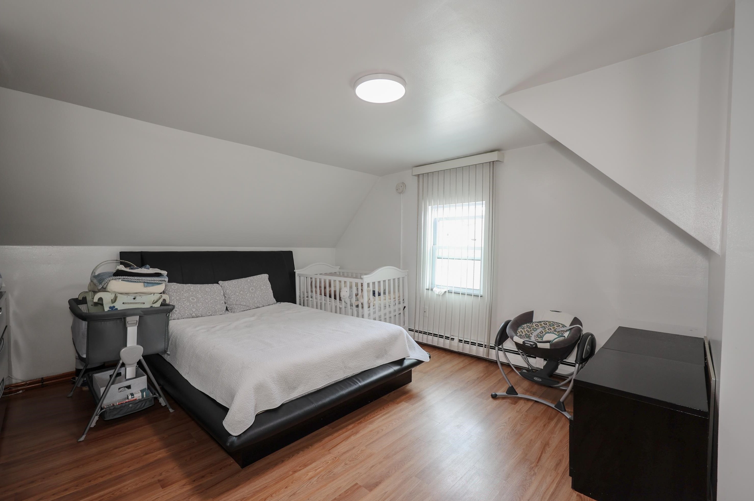 77 Hecker St, Manchester NH  03102-3975 exterior