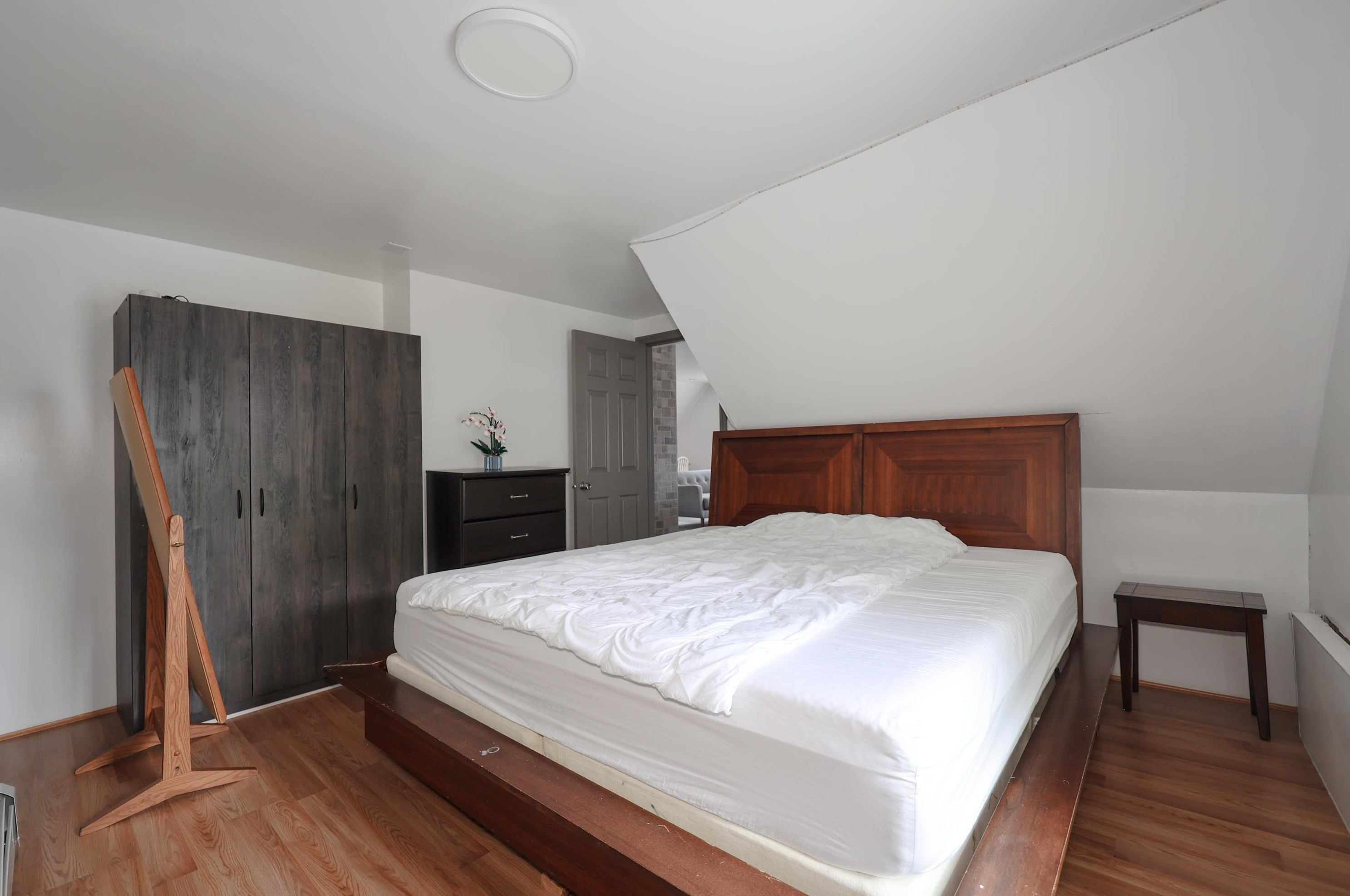 77 Hecker St, Manchester NH  03102-3975 exterior