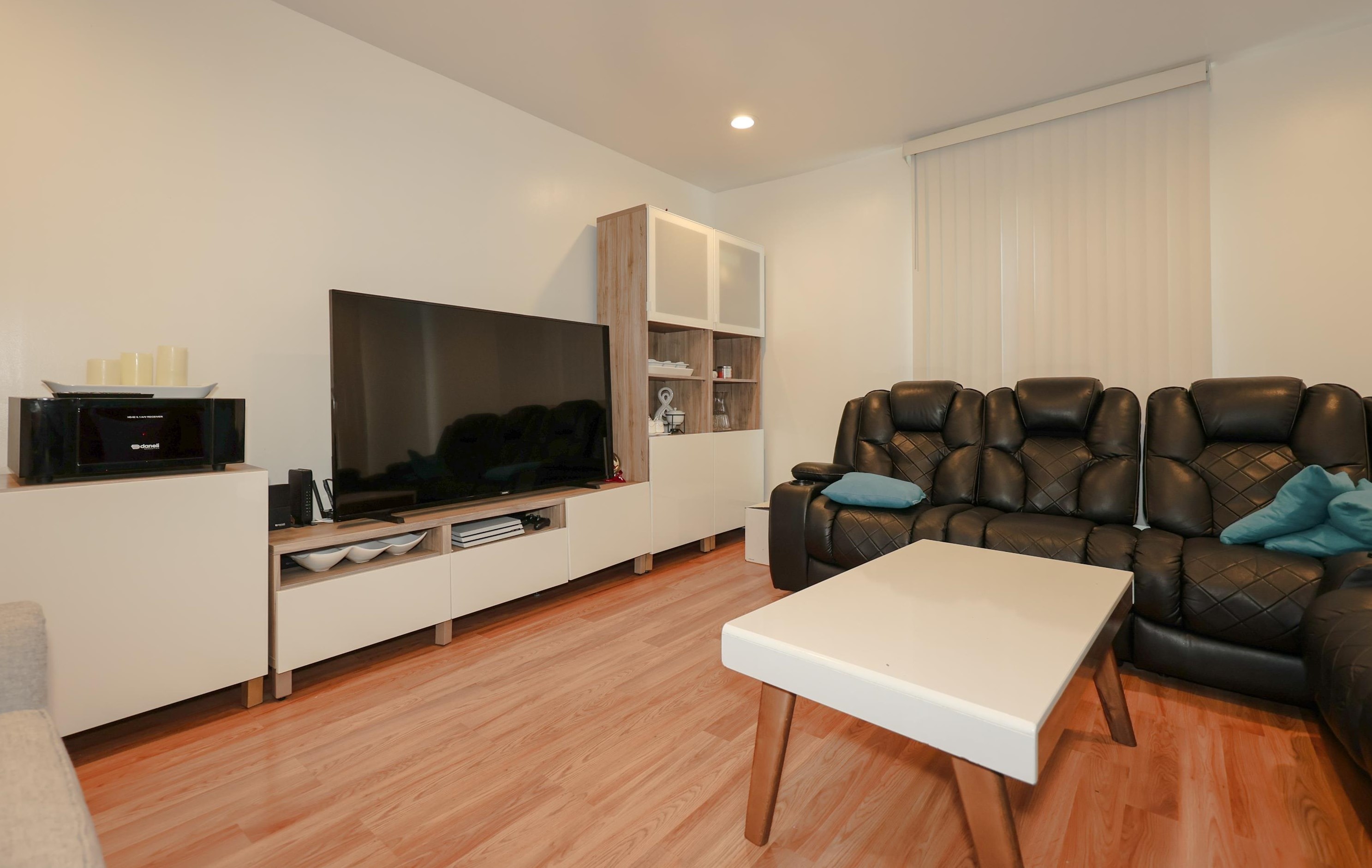 77 Hecker St, Manchester NH  03102-3975 exterior