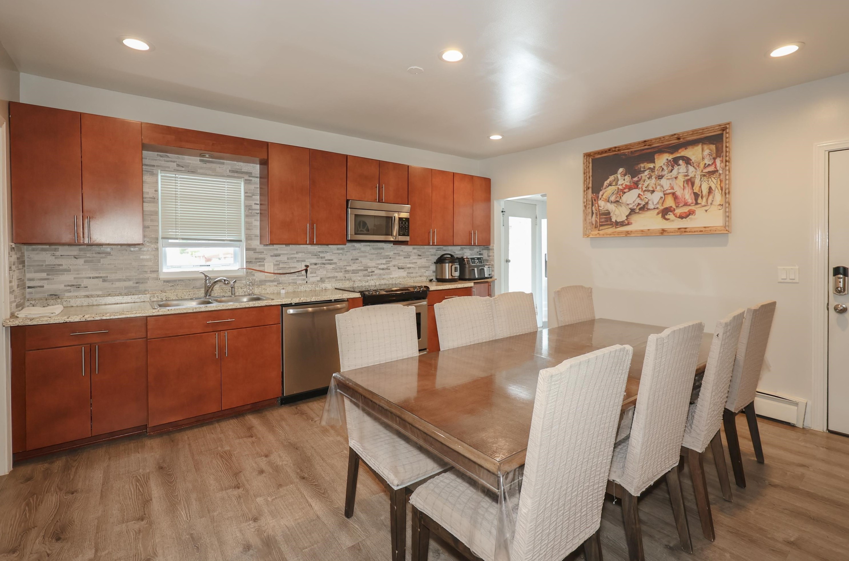 77 Hecker St, Manchester NH  03102-3975 exterior