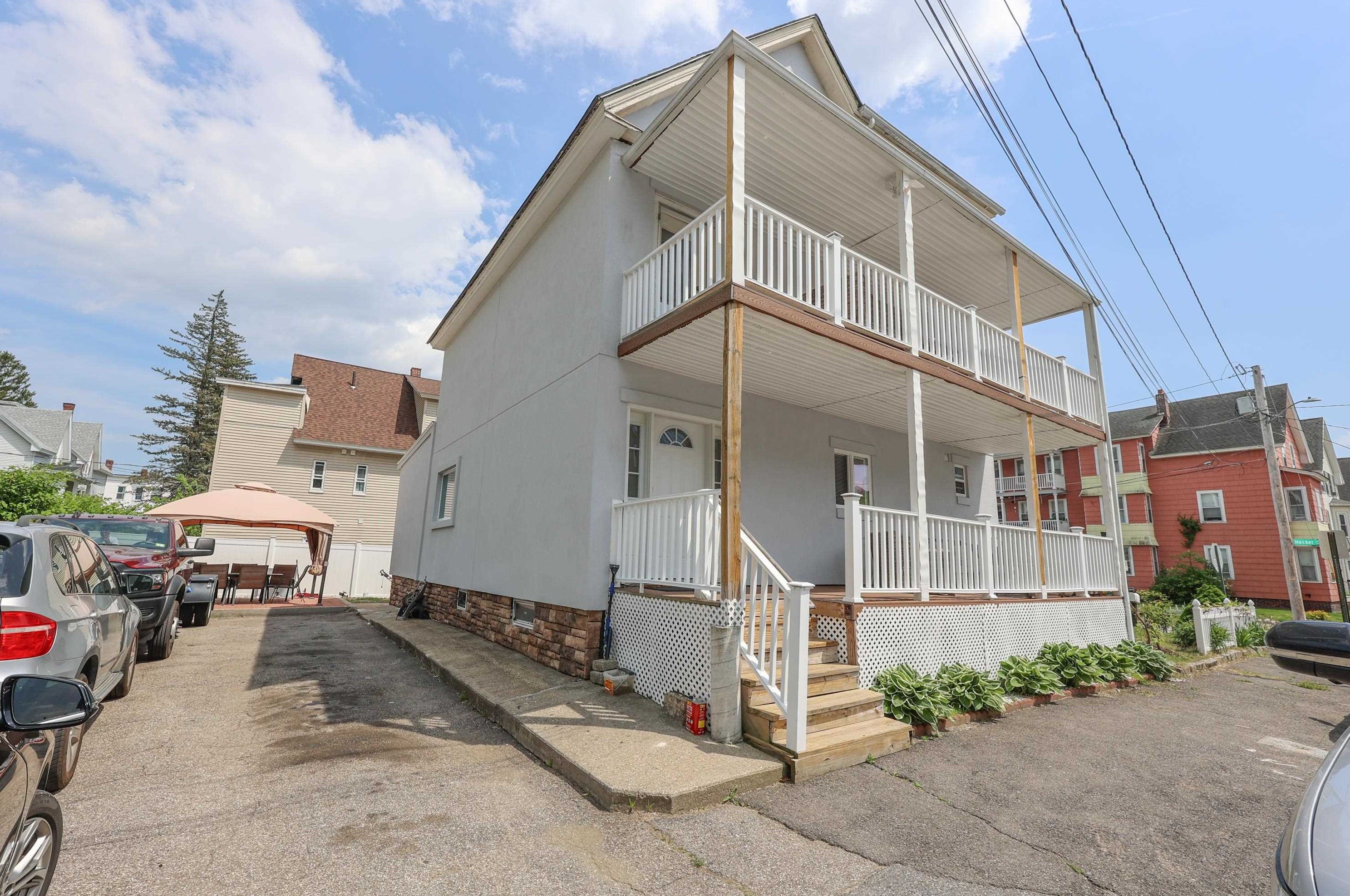 77 Hecker St, Manchester NH  03102-3933 exterior