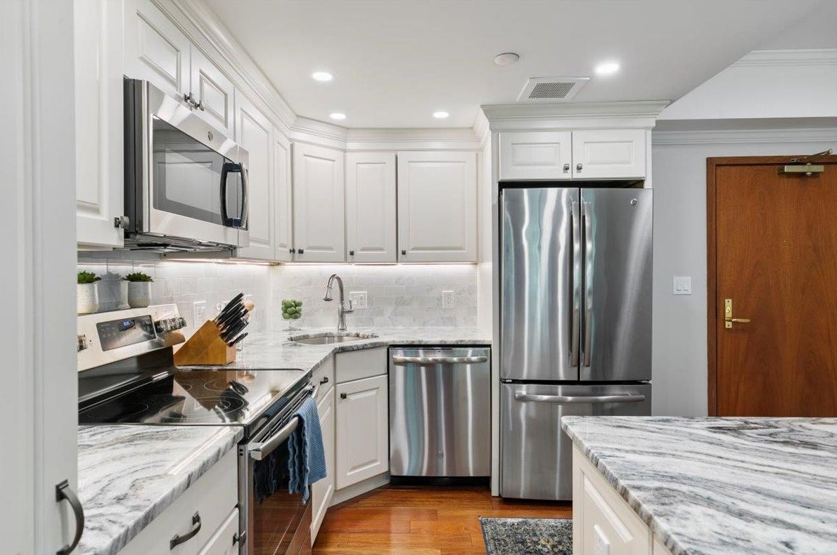300 River Rd #312, Manchester, NH 03104