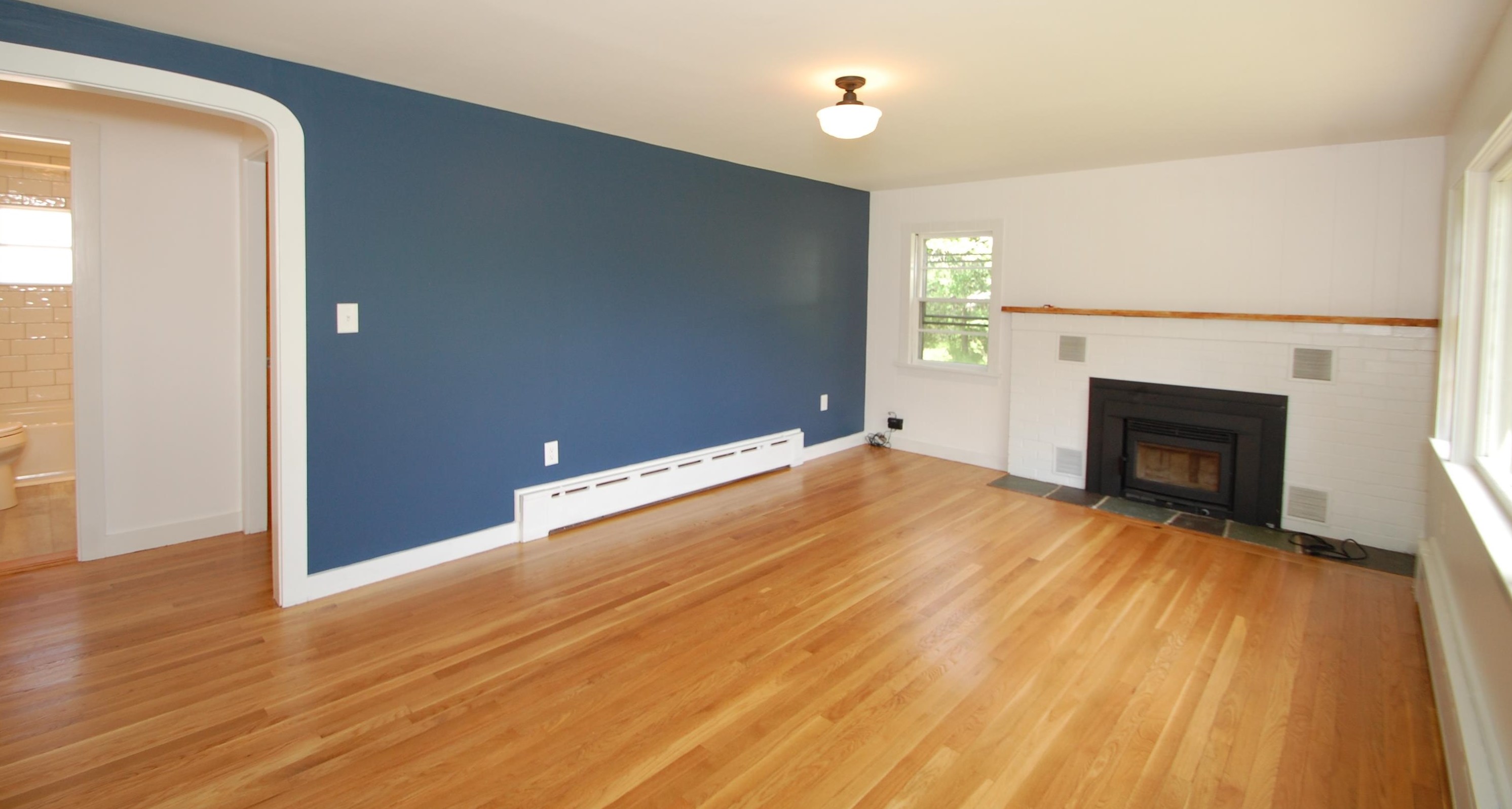 17 Autumn Dr, Tilton NH  03276-5928 exterior
