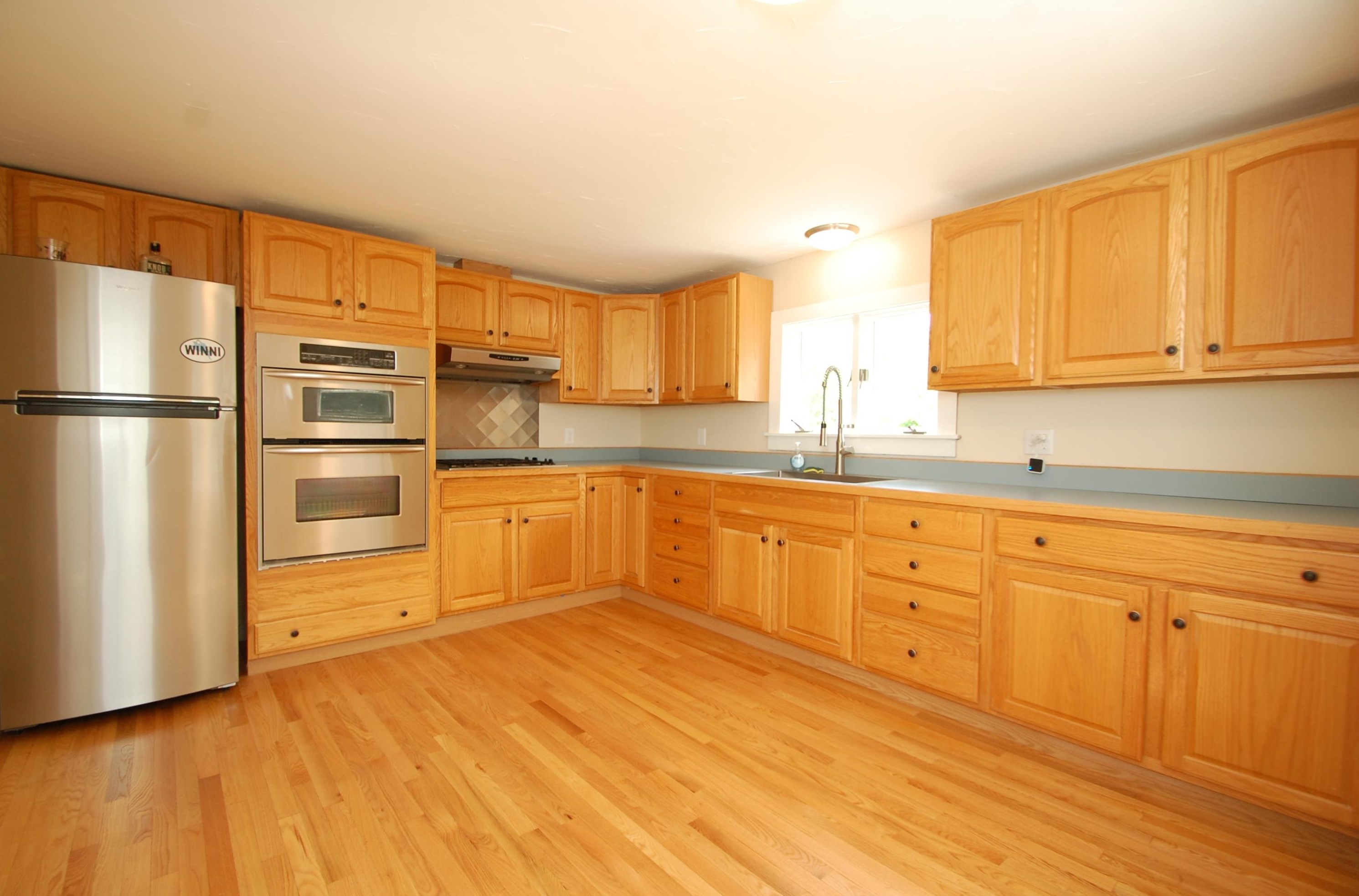 17 Autumn Dr, Tilton NH  03276-5928 exterior