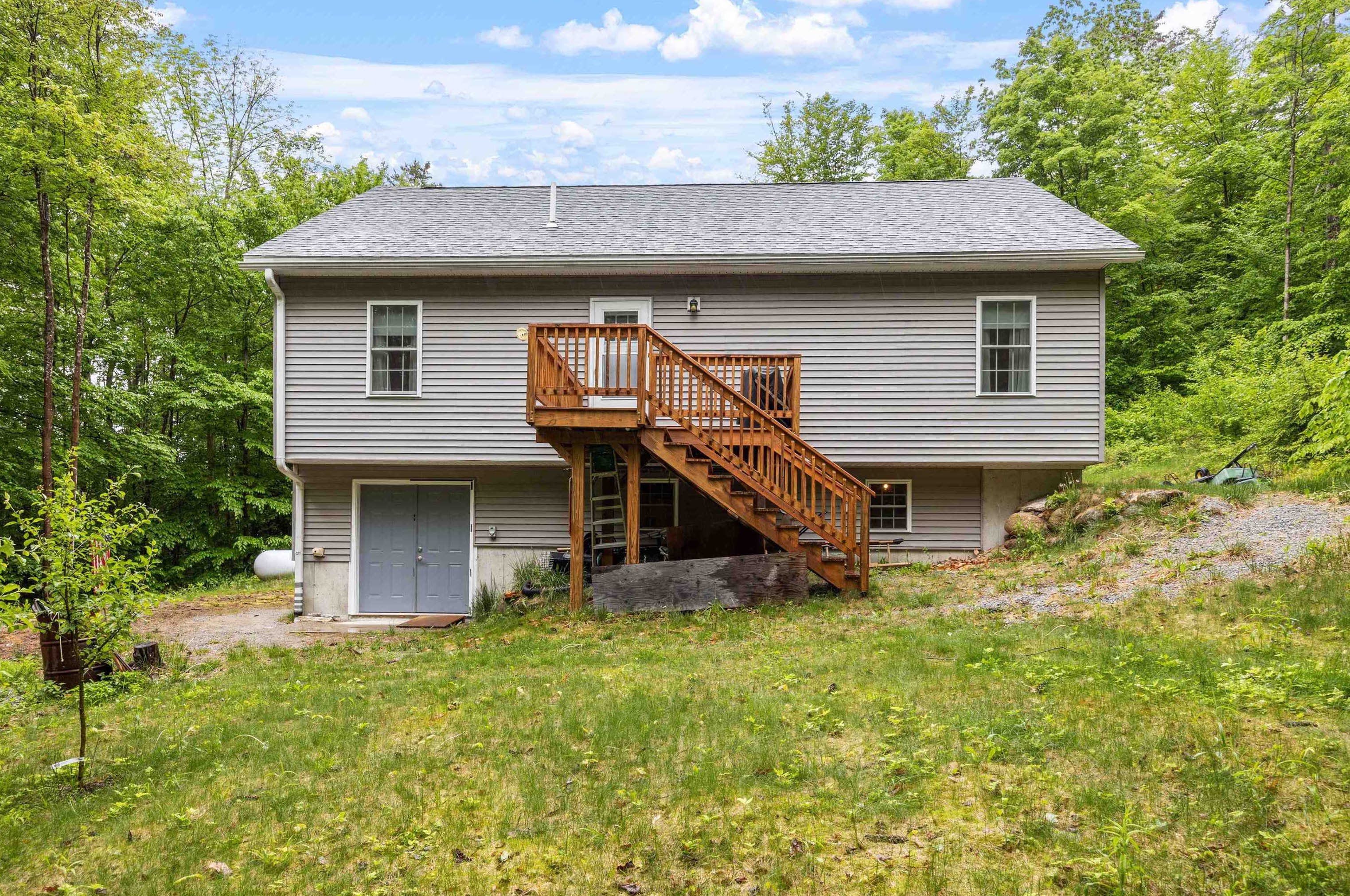 30 Rocky Ledge Rd, Hillsboro, NH 03244-7413