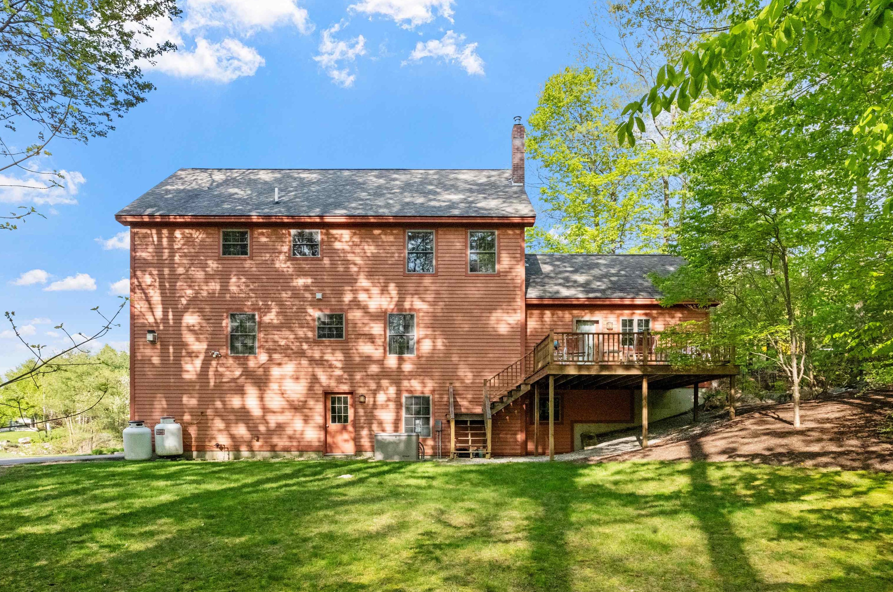 40 Lakewood Dr, Alton, NH 03810-4405