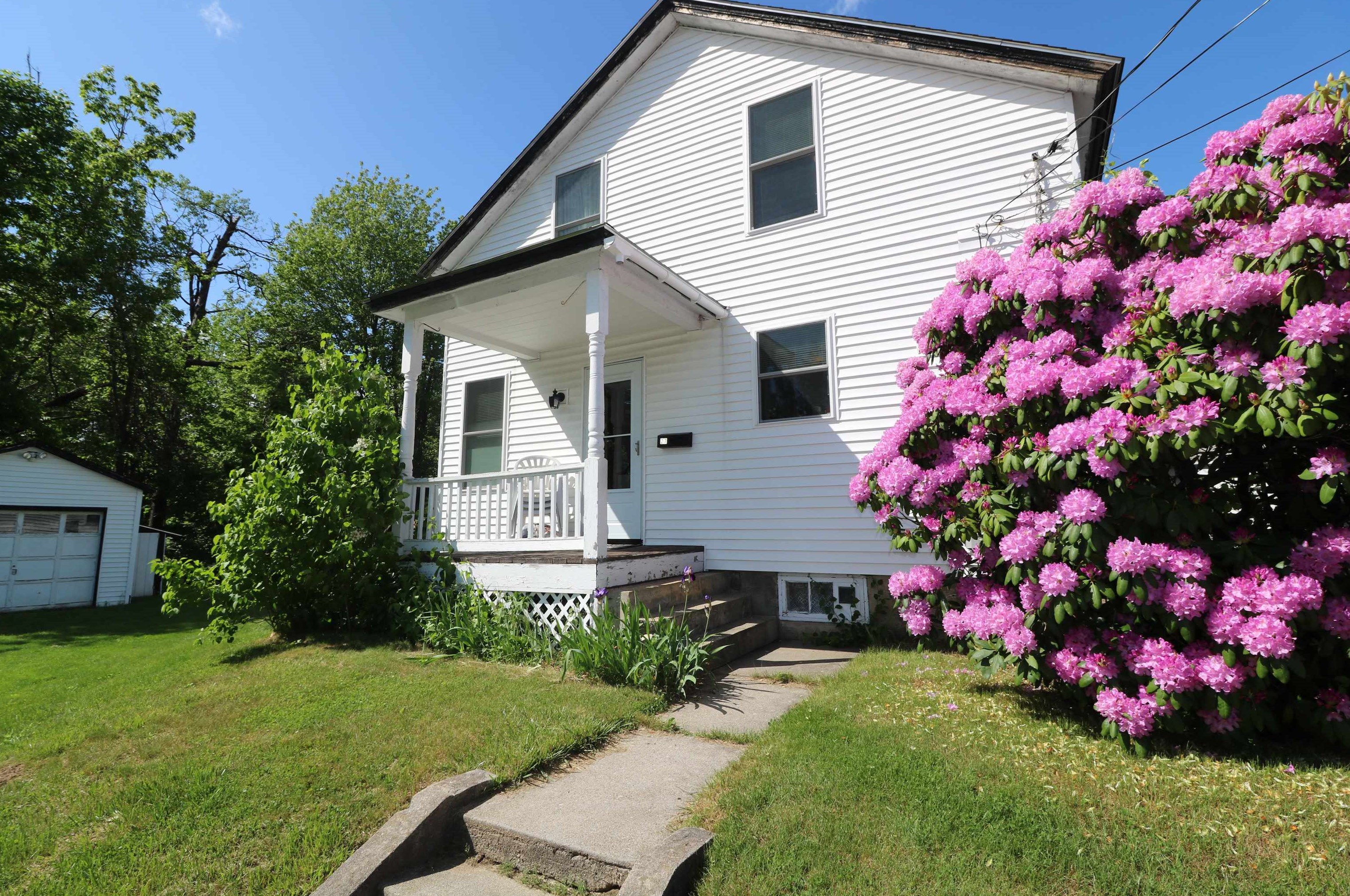 27 Oak St, Jaffrey, NH 03452 exterior