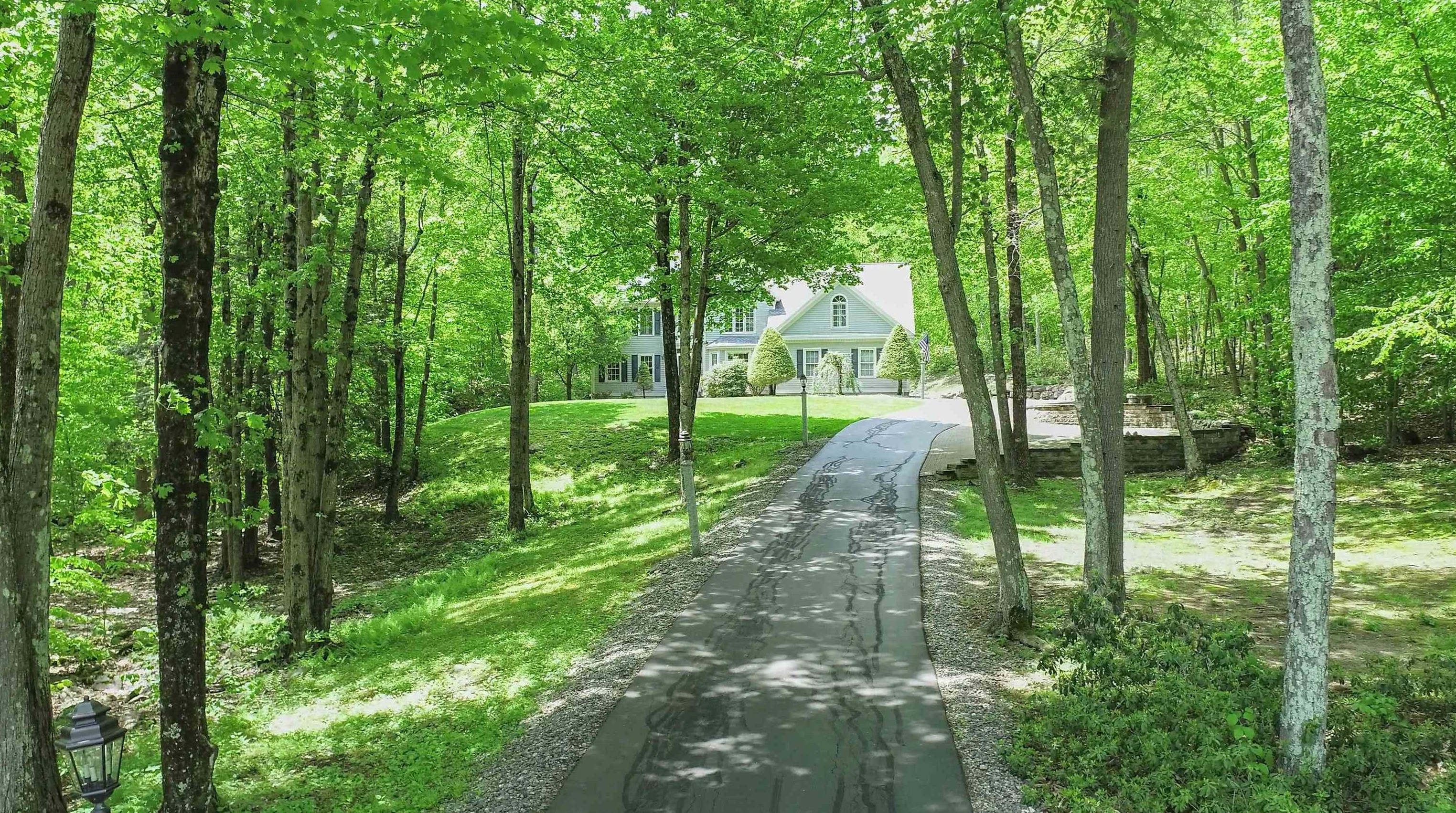 84 Powder Hill Rd, Manchester, NH 03110-4845