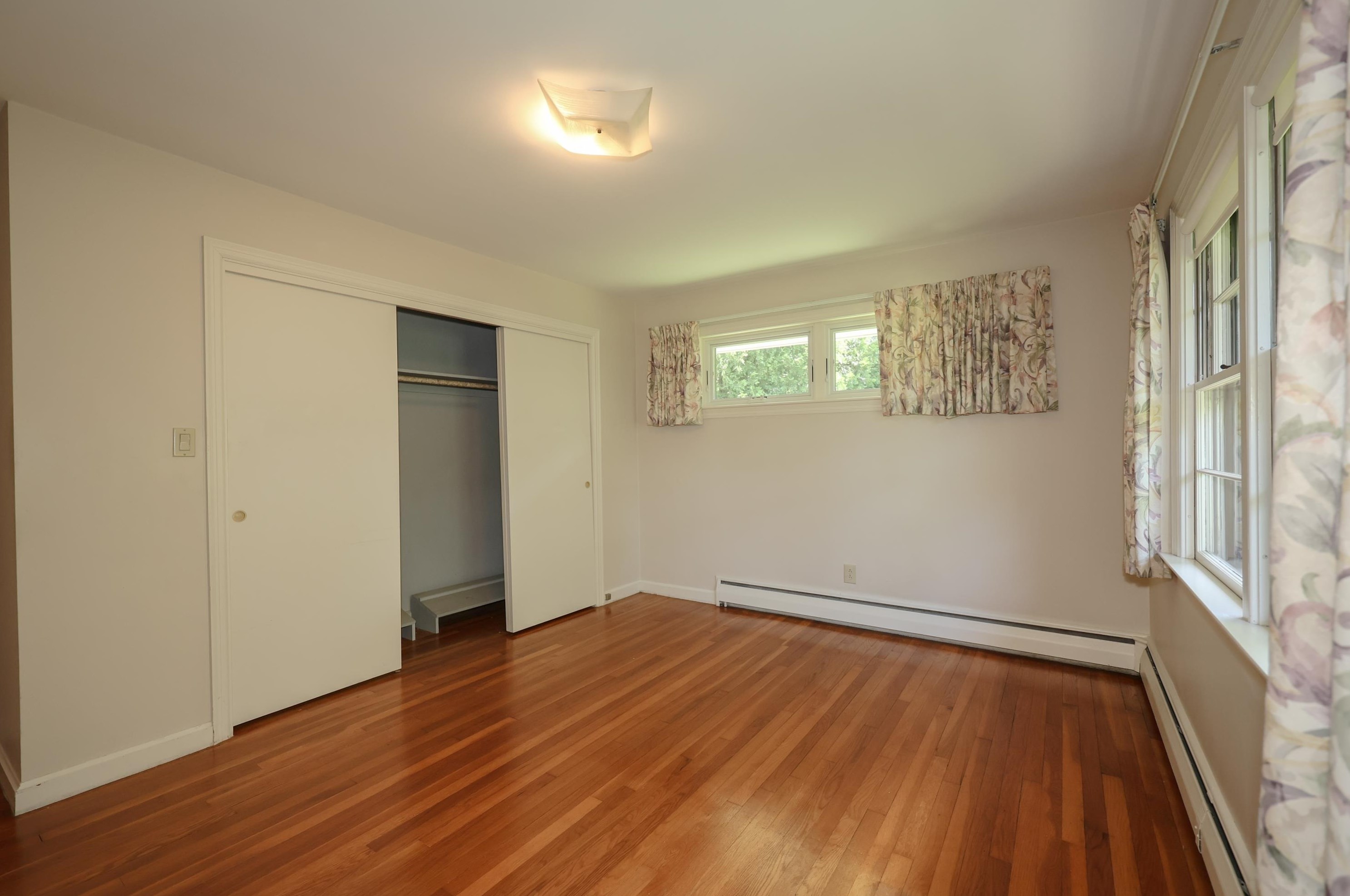 211 River Rd, Manchester NH 03106-2630 exterior