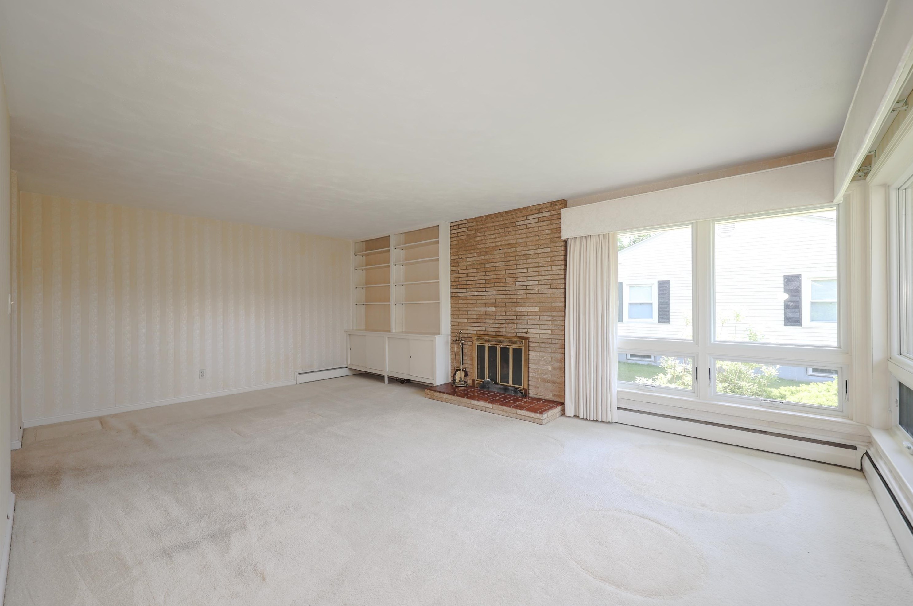 211 River Rd, Manchester NH 03106-2630 exterior