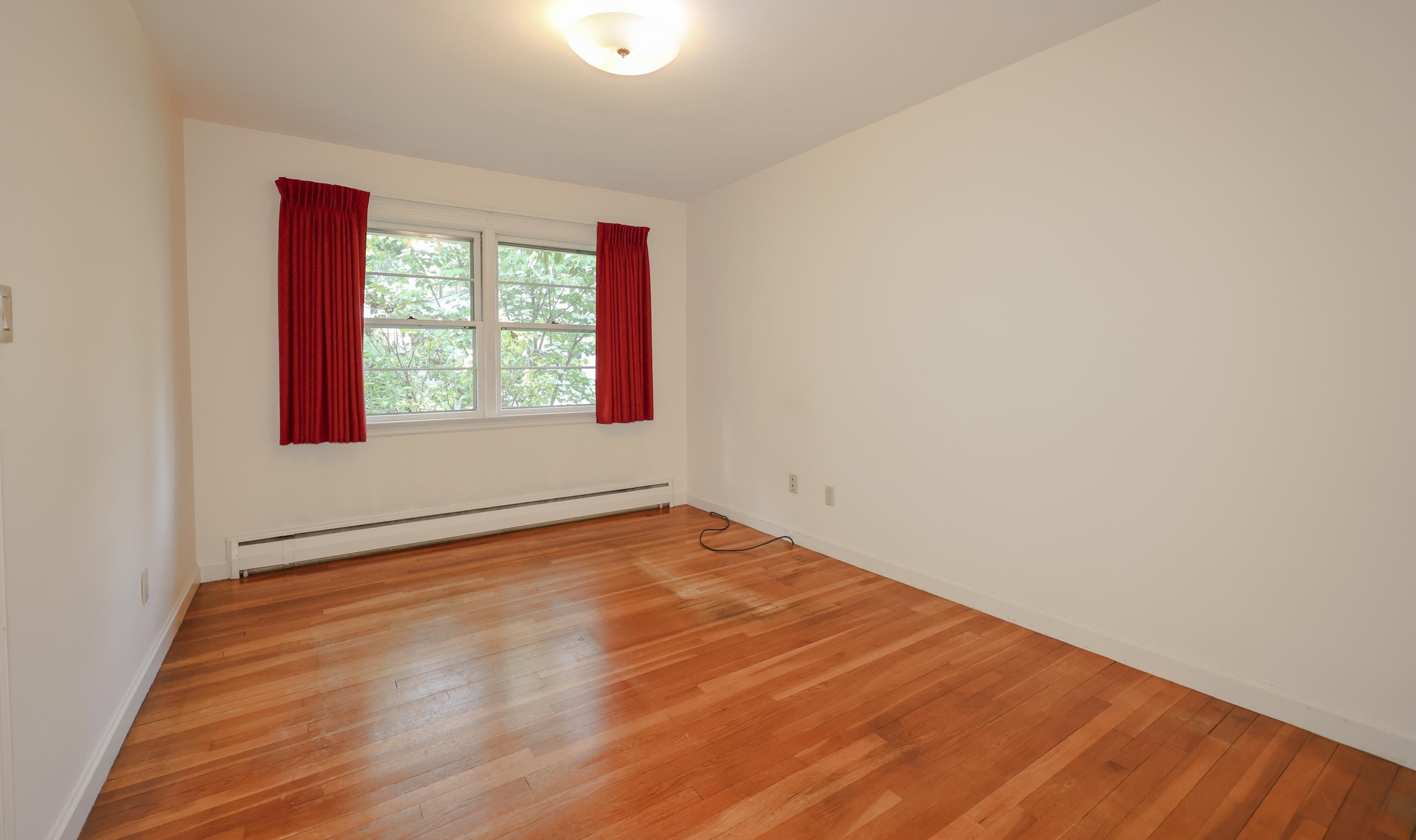 211 River Rd, Manchester NH 03106-2630 exterior