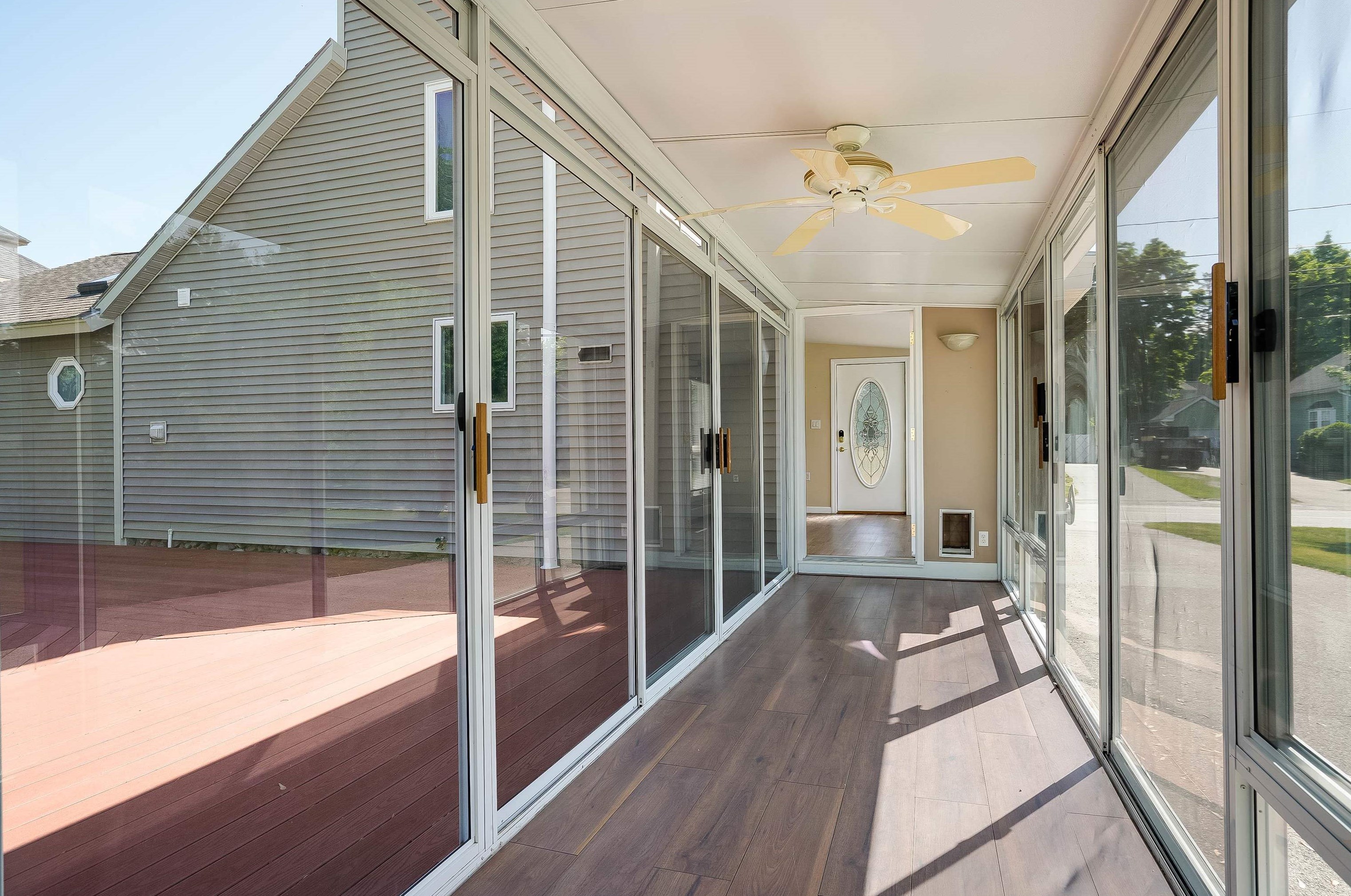 21 Fairview Ave, Nashua NH 03060-4105 exterior