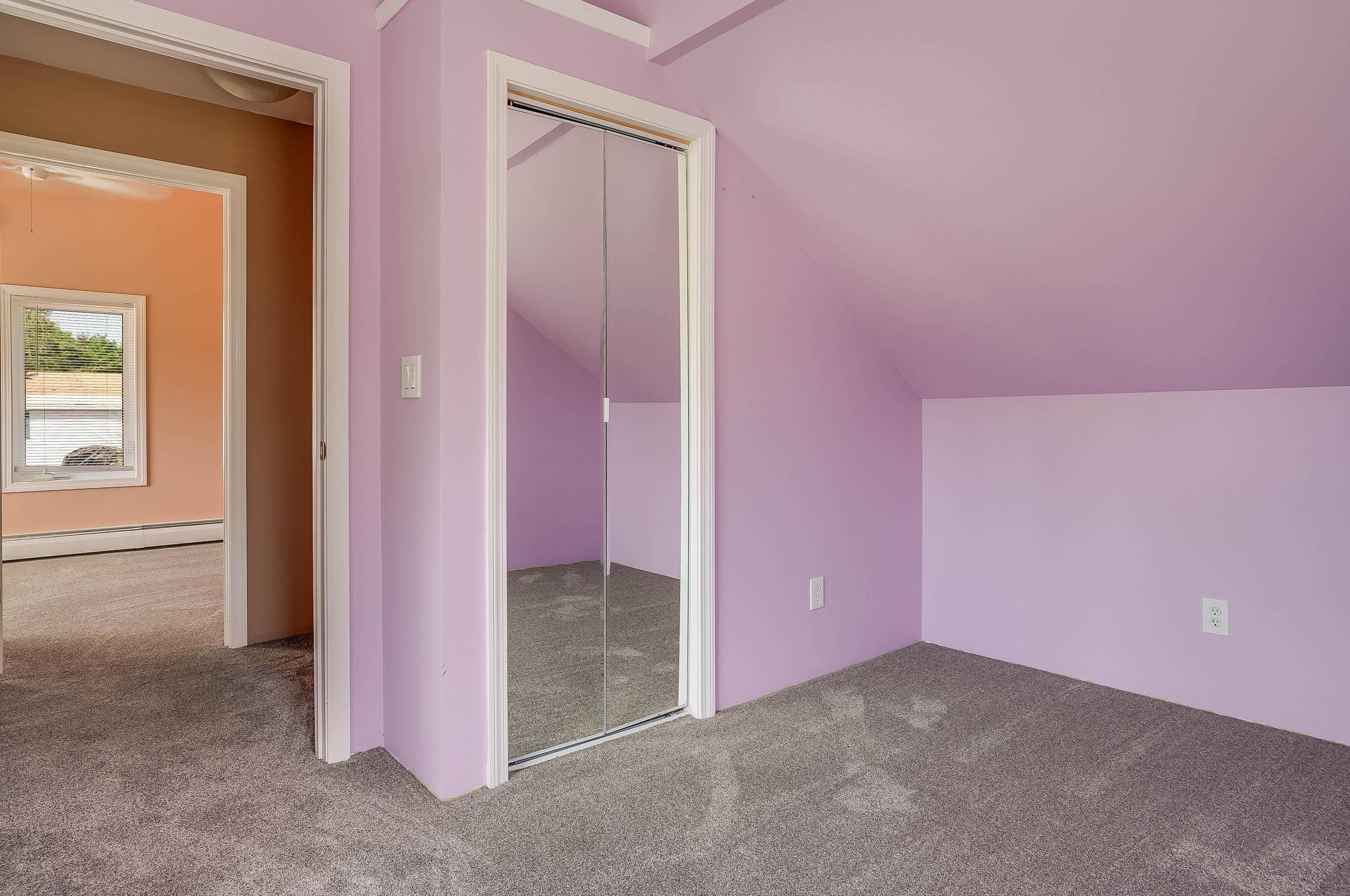 21 Fairview Ave, Nashua NH 03060-4105 exterior