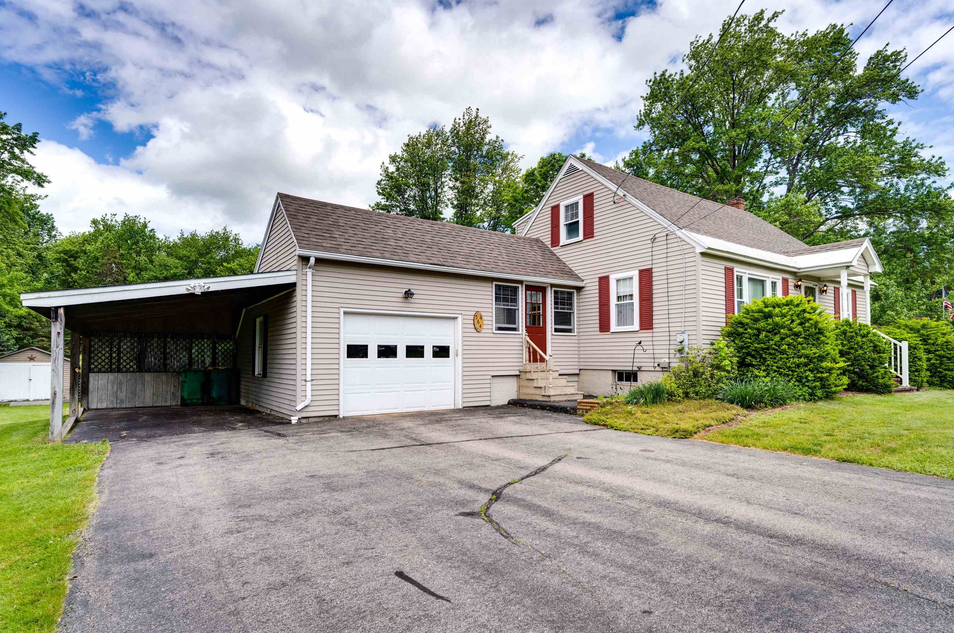 564 Portland St, Rochester, NH 03867