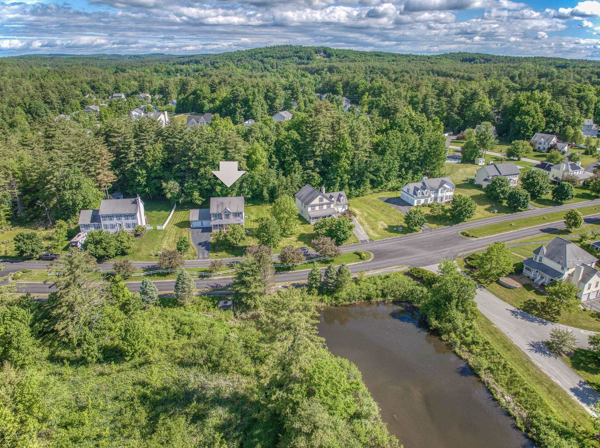 37 Greenfield Pkwy, Manchester, NH 03110-5646