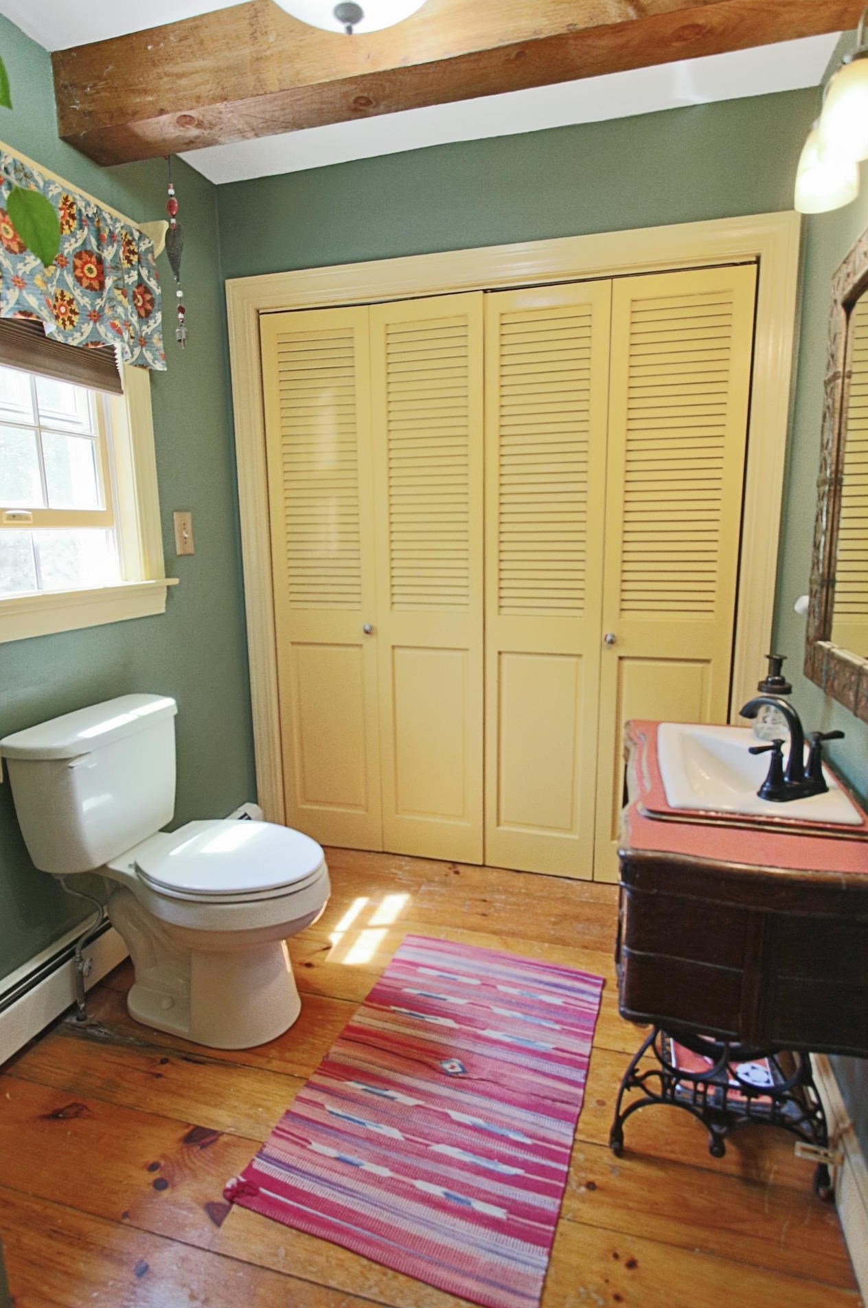 132 Blacksnake Rd, Seabrook NH 03874-4300 exterior