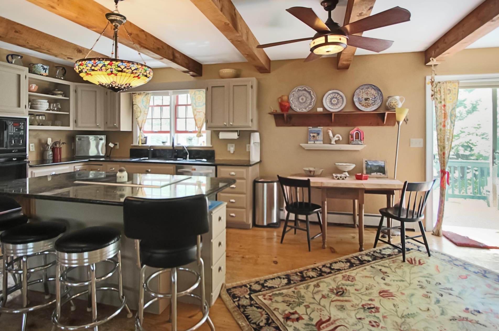 132 Blacksnake Rd, Seabrook NH 03874-4300 exterior