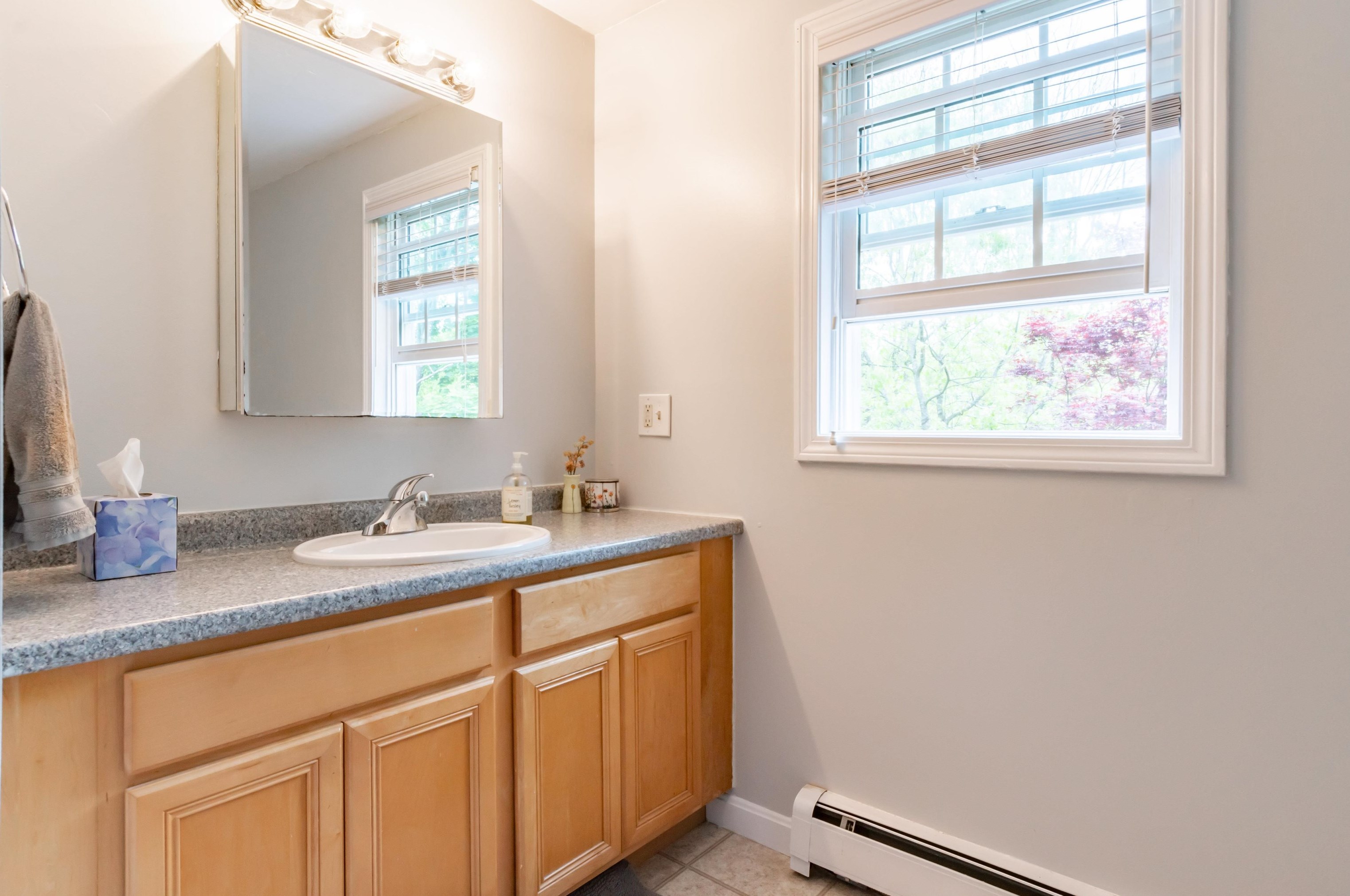 1455 Candia Rd, Manchester NH 03109-5702 exterior