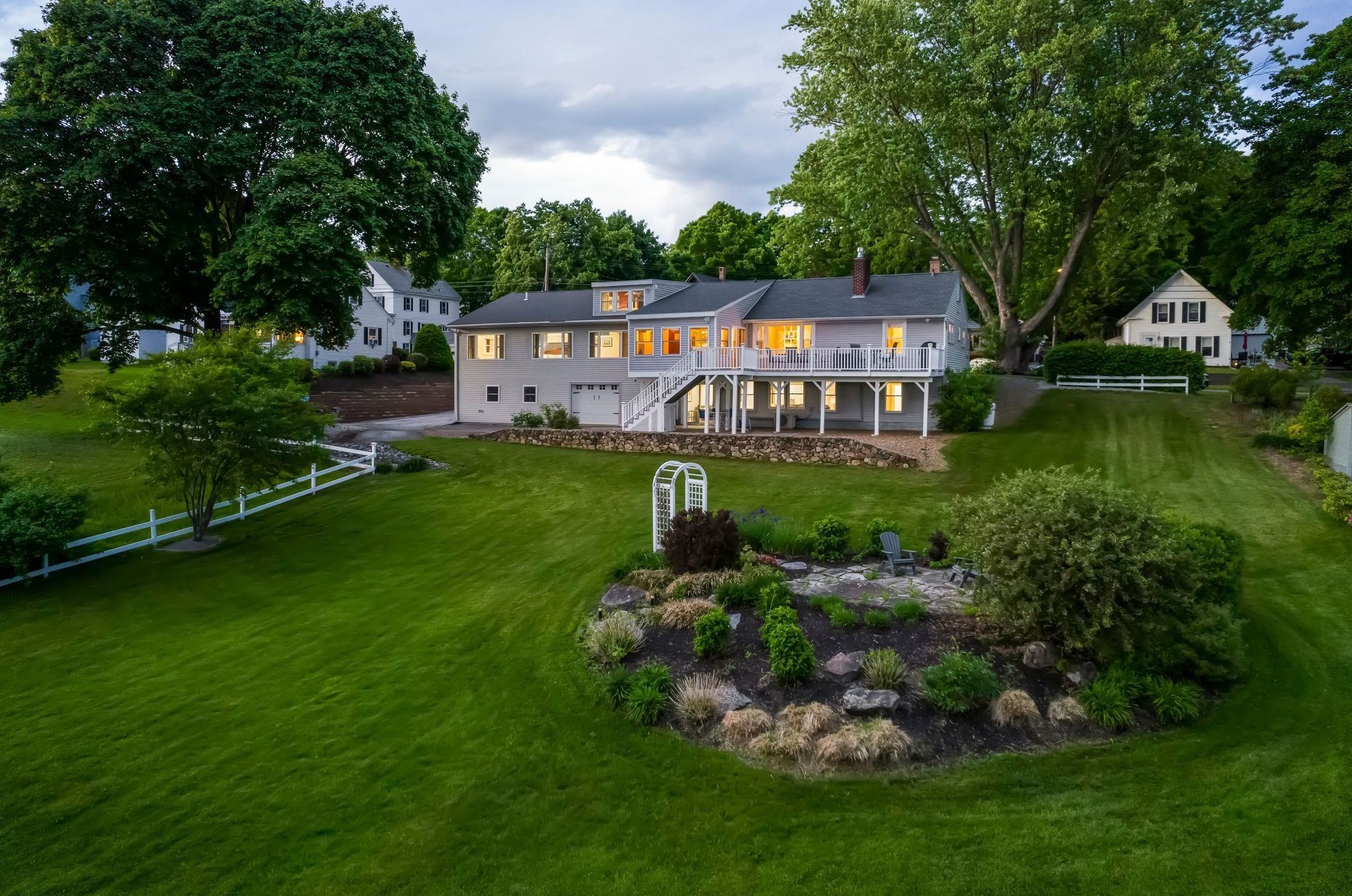 136 Franklin St, Laconia, NH 03246-2324
