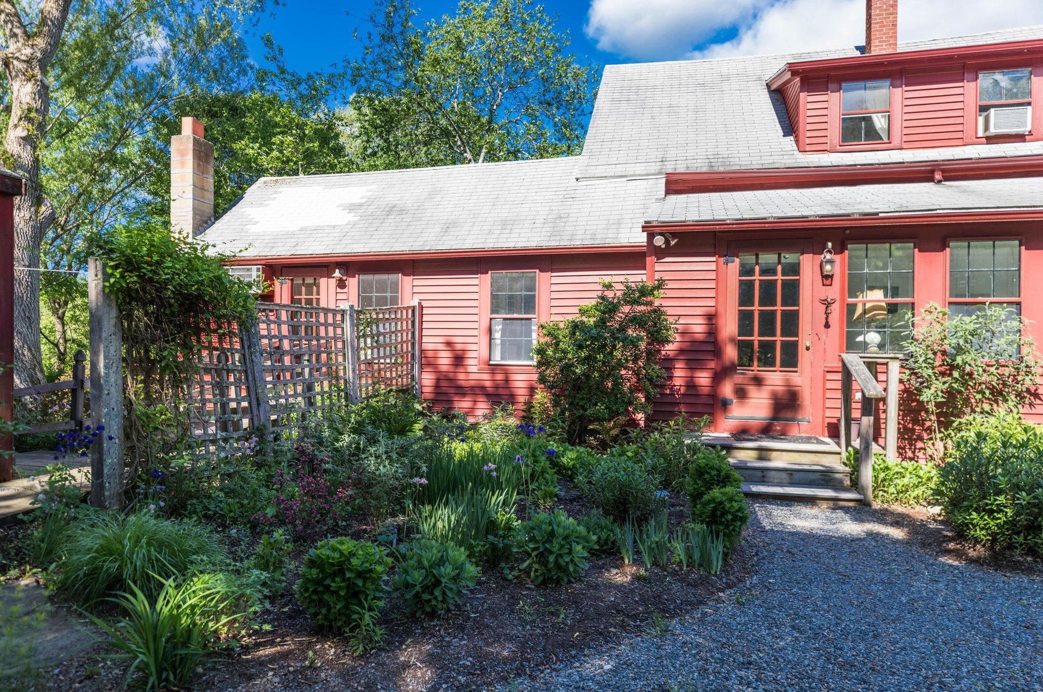 218 North Rd, Kensington, NH 03833 exterior