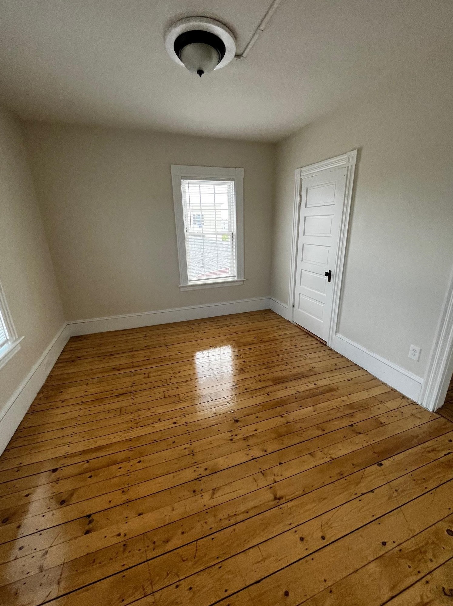 230 Wilson St, Manchester NH 03103-5024 exterior