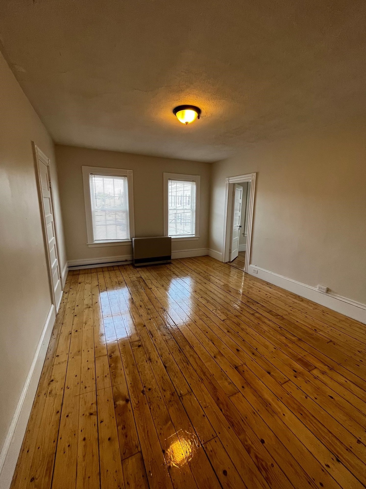 230 Wilson St, Manchester NH 03103-5024 exterior