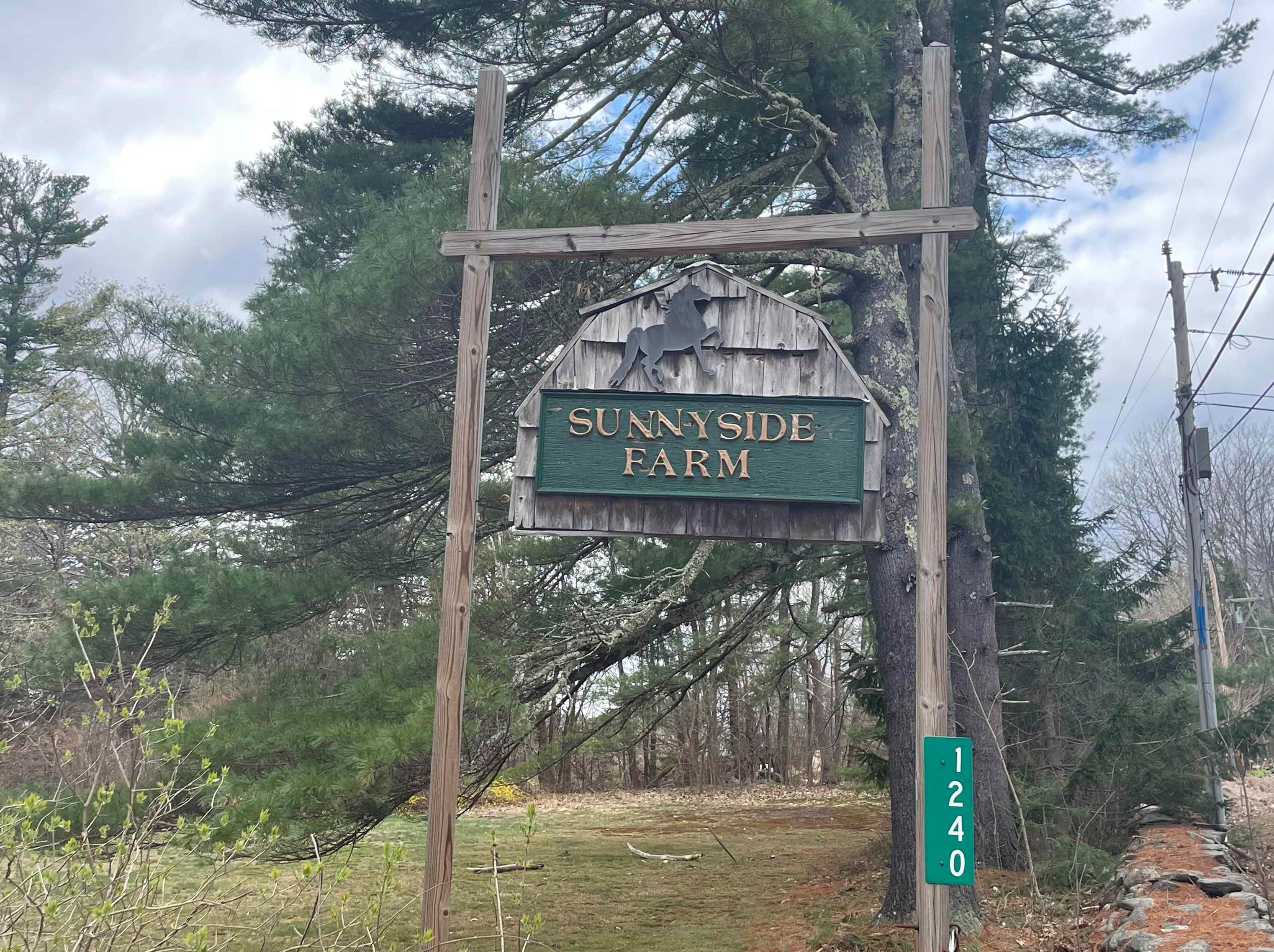 1240 Franklin Pierce Hwy, Barrington NH 03825-7331 exterior