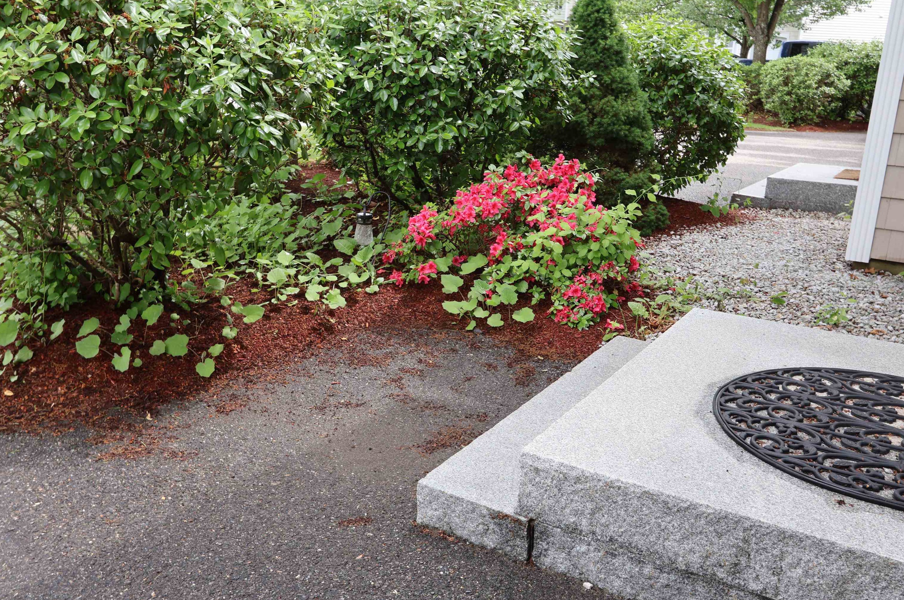 1465 Hooksett Rd, Manchester NH  03106-1860 exterior