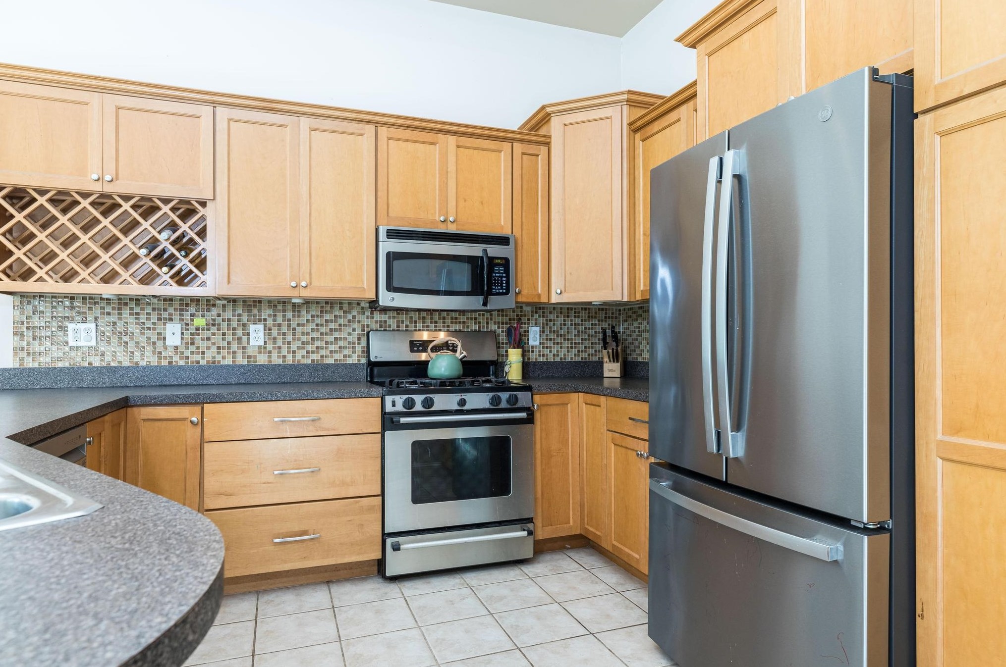 6 Deborah Ln, Dover, NH 03820-9128